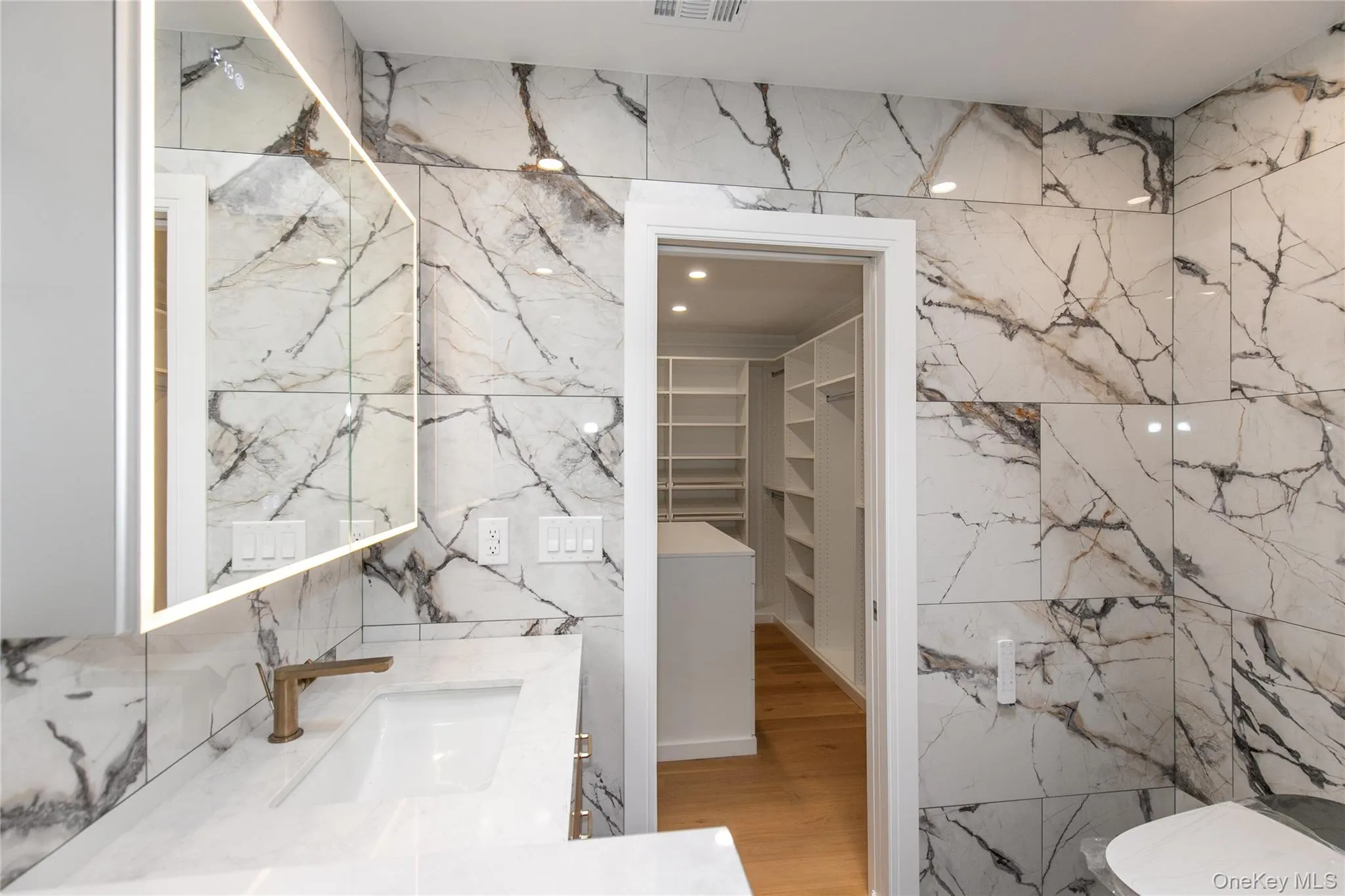 18 Acorn Ponds Drive, North Hempstead, NY, 2 Bedrooms Bedrooms, 5 Rooms Rooms,2 BathroomsBathrooms,Residential Lease,For Rent,Acorn Ponds,0,977324 18 Acorn Ponds Drive, North Hempstead, NY, 2 Bedrooms Bedrooms, 5 Rooms Rooms,2 BathroomsBathrooms,Residential Lease,For Rent,Acorn Ponds,0,977324