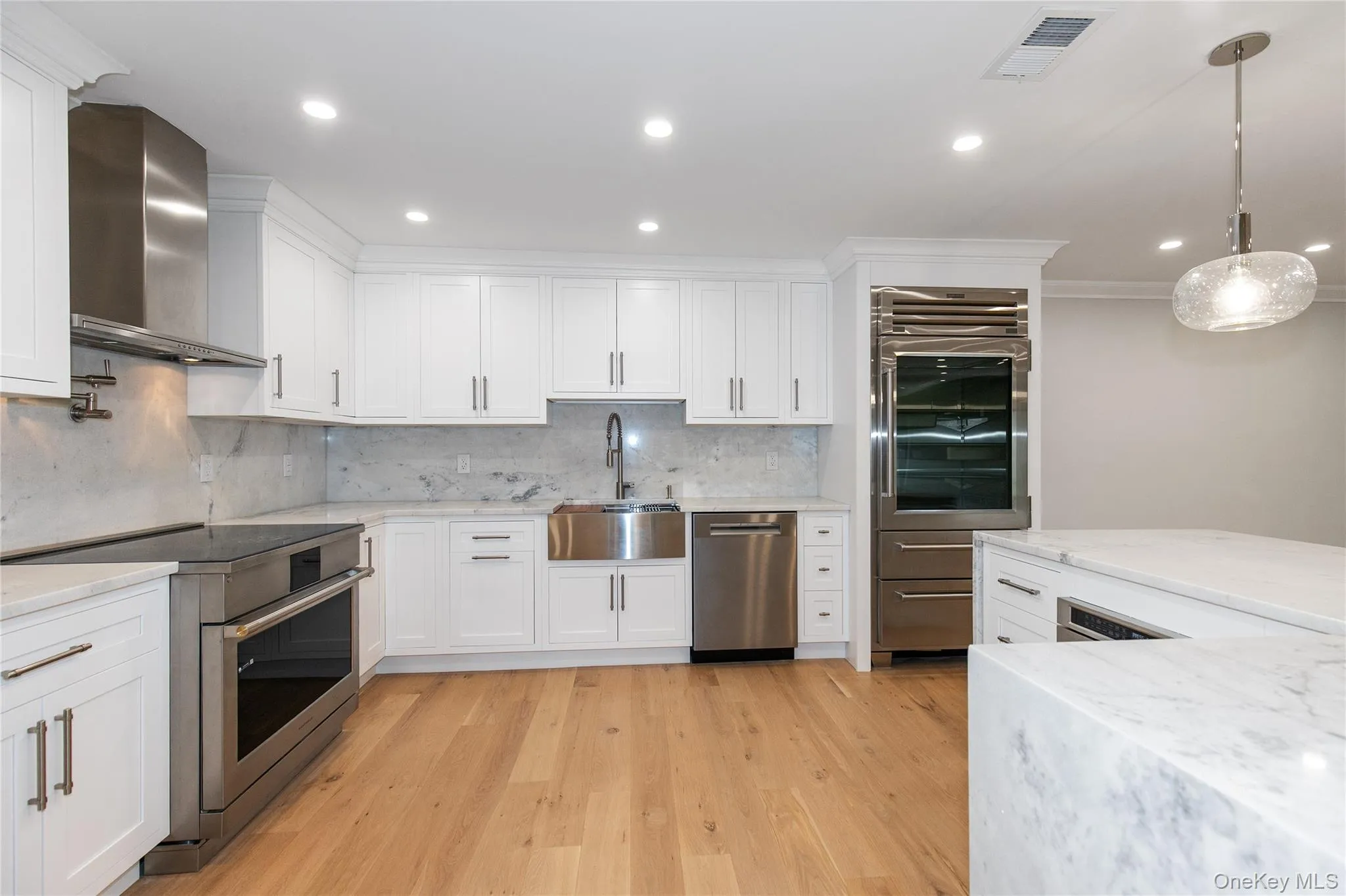 18 Acorn Ponds Drive, North Hempstead, NY, 2 Bedrooms Bedrooms, 5 Rooms Rooms,2 BathroomsBathrooms,Residential Lease,For Rent,Acorn Ponds,0,977324 18 Acorn Ponds Drive, North Hempstead, NY, 2 Bedrooms Bedrooms, 5 Rooms Rooms,2 BathroomsBathrooms,Residential Lease,For Rent,Acorn Ponds,0,977324