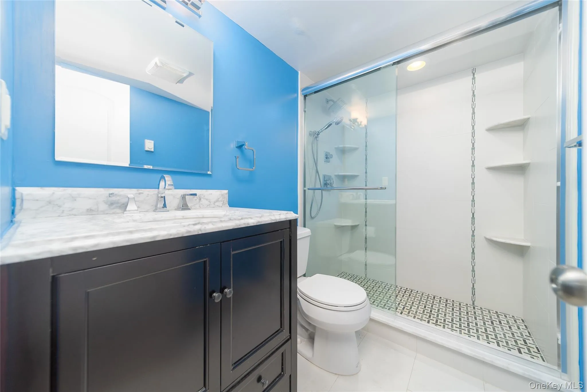 143 Round Hill Road, North Hempstead, NY, 5 Bedrooms Bedrooms, 8 Rooms Rooms,4 BathroomsBathrooms,Residential Lease,For Rent,Round Hill,0,977341 143 Round Hill Road, North Hempstead, NY, 5 Bedrooms Bedrooms, 8 Rooms Rooms,4 BathroomsBathrooms,Residential Lease,For Rent,Round Hill,0,977341