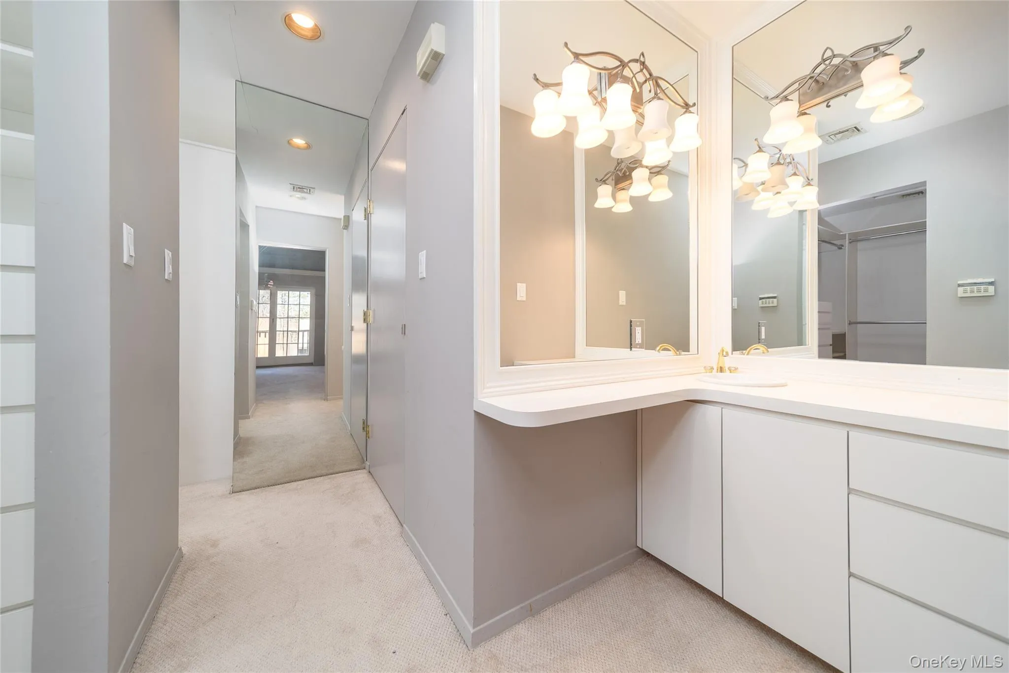 143 Round Hill Road, North Hempstead, NY, 5 Bedrooms Bedrooms, 8 Rooms Rooms,4 BathroomsBathrooms,Residential Lease,For Rent,Round Hill,0,977341 143 Round Hill Road, North Hempstead, NY, 5 Bedrooms Bedrooms, 8 Rooms Rooms,4 BathroomsBathrooms,Residential Lease,For Rent,Round Hill,0,977341