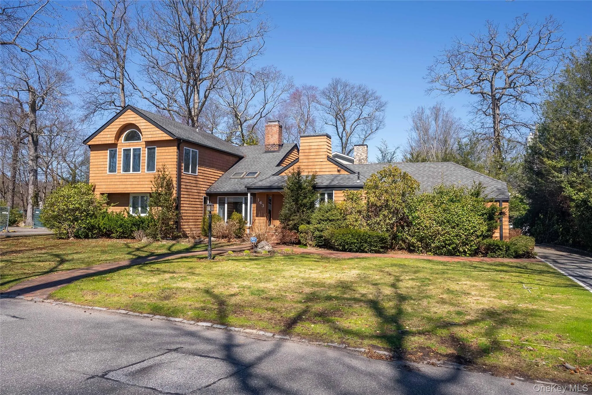 143 Round Hill Road, North Hempstead, NY, 5 Bedrooms Bedrooms, 8 Rooms Rooms,4 BathroomsBathrooms,Residential Lease,For Rent,Round Hill,0,977341 143 Round Hill Road, North Hempstead, NY, 5 Bedrooms Bedrooms, 8 Rooms Rooms,4 BathroomsBathrooms,Residential Lease,For Rent,Round Hill,0,977341