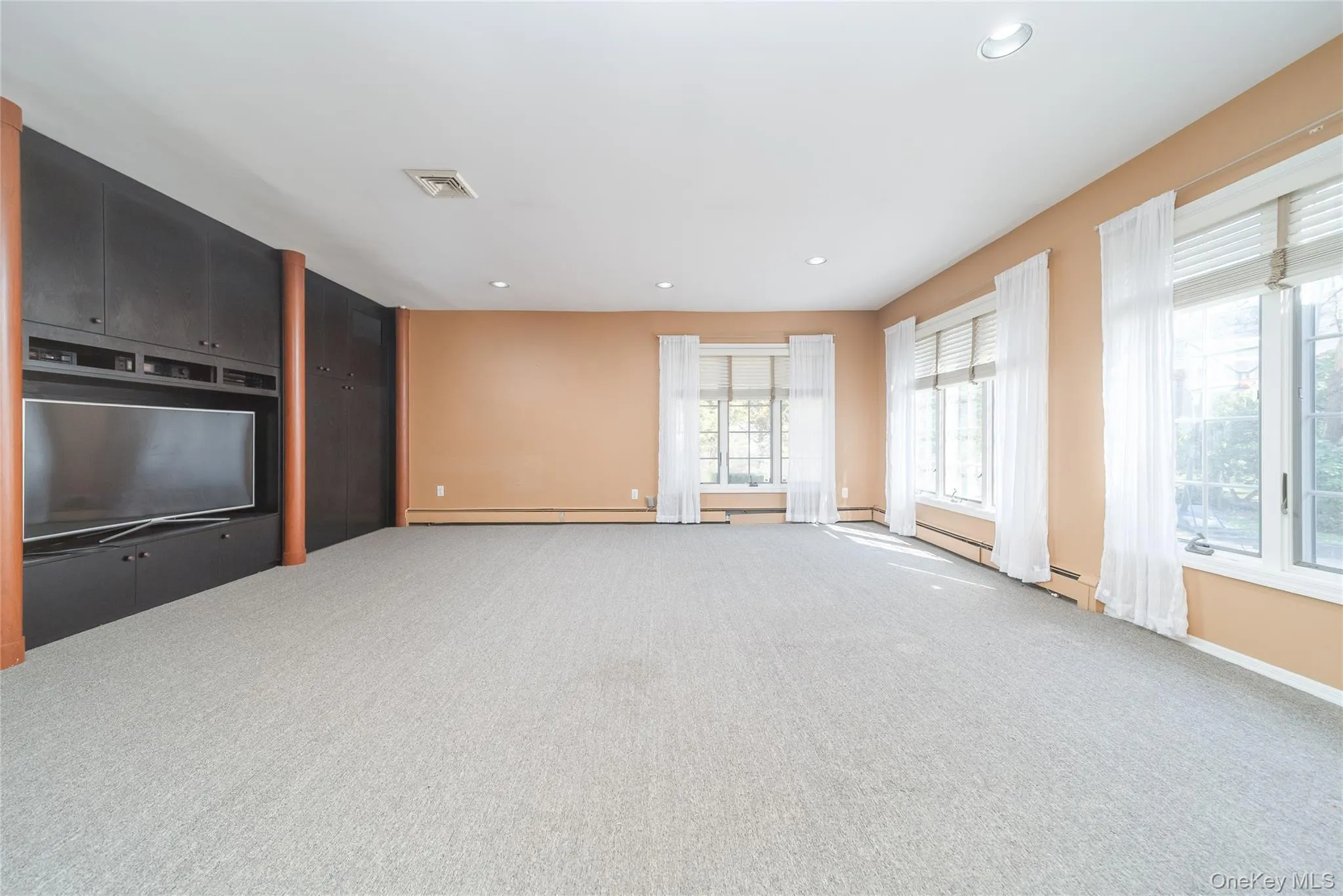 143 Round Hill Road, North Hempstead, NY, 5 Bedrooms Bedrooms, 8 Rooms Rooms,4 BathroomsBathrooms,Residential Lease,For Rent,Round Hill,0,977341 143 Round Hill Road, North Hempstead, NY, 5 Bedrooms Bedrooms, 8 Rooms Rooms,4 BathroomsBathrooms,Residential Lease,For Rent,Round Hill,0,977341