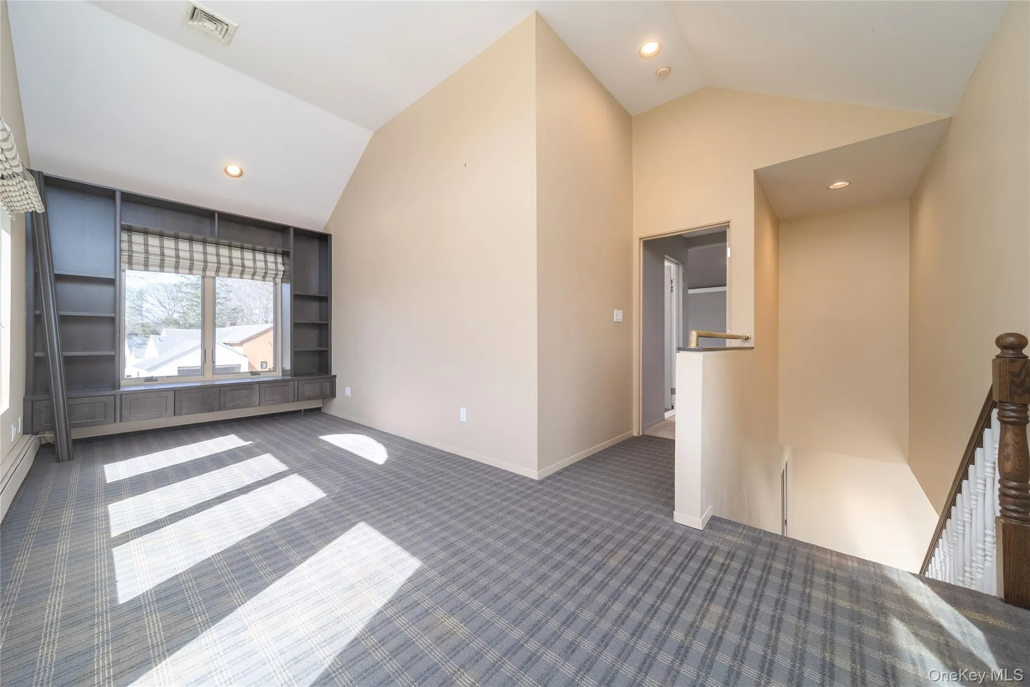 143 Round Hill Road, North Hempstead, NY, 5 Bedrooms Bedrooms, 8 Rooms Rooms,4 BathroomsBathrooms,Residential Lease,For Rent,Round Hill,0,977341 143 Round Hill Road, North Hempstead, NY, 5 Bedrooms Bedrooms, 8 Rooms Rooms,4 BathroomsBathrooms,Residential Lease,For Rent,Round Hill,0,977341