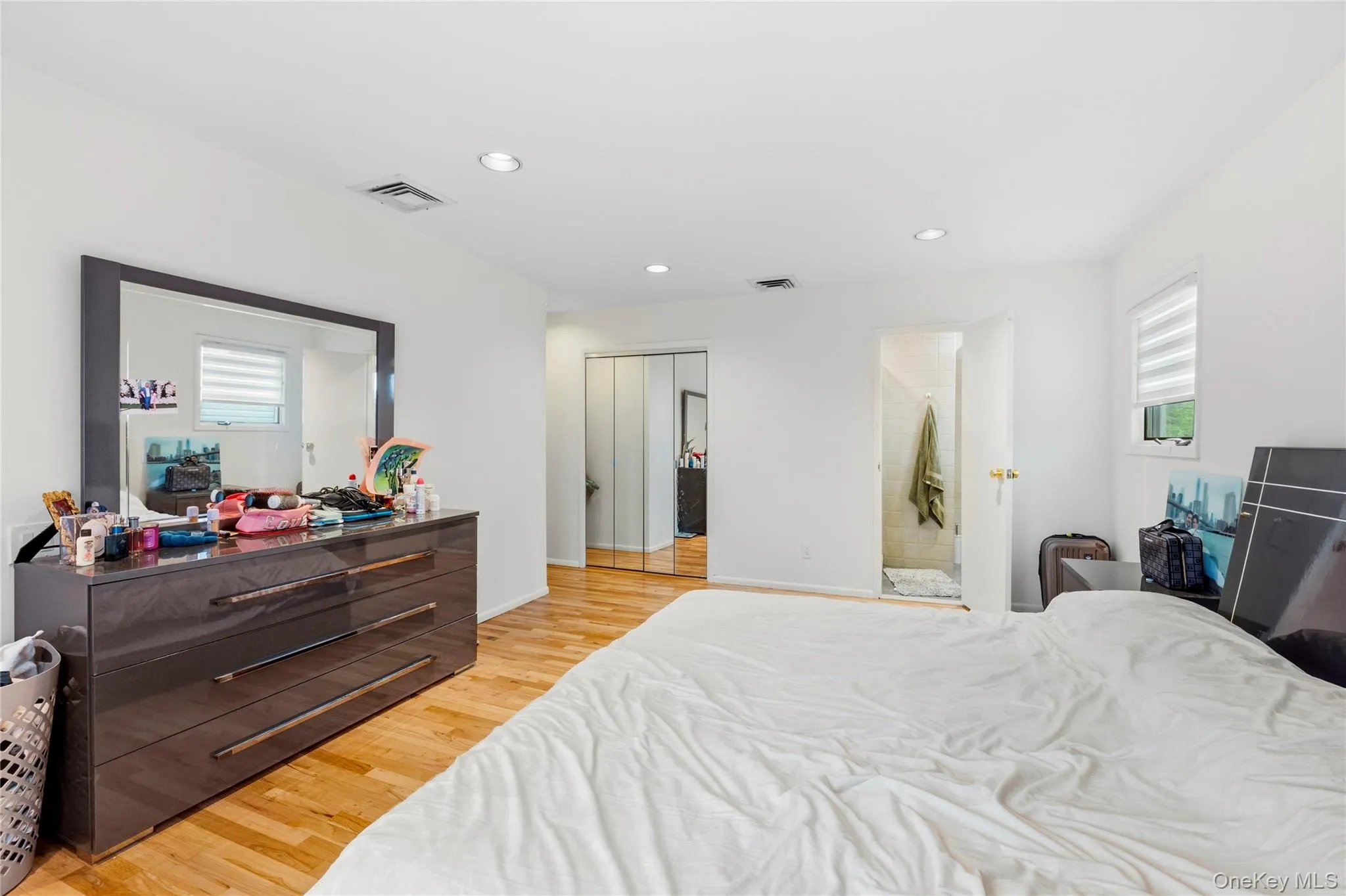 23 Geoffrey Lane, Hempstead, NY, 4 Bedrooms Bedrooms, 12 Rooms Rooms,3 BathroomsBathrooms,Residential Lease,For Rent,Geoffrey,0,977345 23 Geoffrey Lane, Hempstead, NY, 4 Bedrooms Bedrooms, 12 Rooms Rooms,3 BathroomsBathrooms,Residential Lease,For Rent,Geoffrey,0,977345