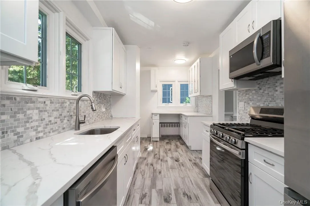 79 Edgewood Avenue, Mamaroneck, NY, 4 Bedrooms Bedrooms, 8 Rooms Rooms,3 BathroomsBathrooms,Residential Lease,For Rent,Edgewood,0,977350 79 Edgewood Avenue, Mamaroneck, NY, 4 Bedrooms Bedrooms, 8 Rooms Rooms,3 BathroomsBathrooms,Residential Lease,For Rent,Edgewood,0,977350