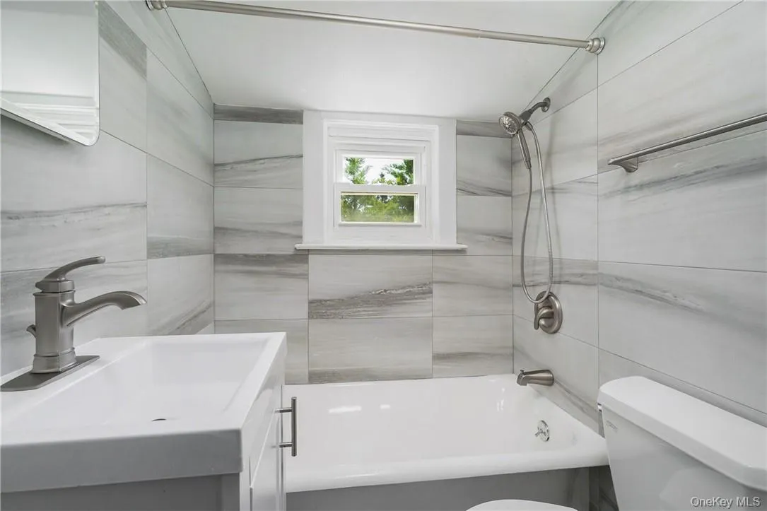 79 Edgewood Avenue, Mamaroneck, NY, 4 Bedrooms Bedrooms, 8 Rooms Rooms,3 BathroomsBathrooms,Residential Lease,For Rent,Edgewood,0,977350 79 Edgewood Avenue, Mamaroneck, NY, 4 Bedrooms Bedrooms, 8 Rooms Rooms,3 BathroomsBathrooms,Residential Lease,For Rent,Edgewood,0,977350