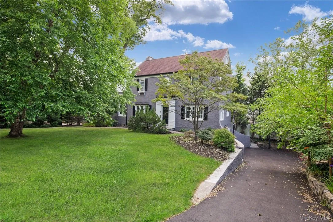 79 Edgewood Avenue, Mamaroneck, NY, 4 Bedrooms Bedrooms, 8 Rooms Rooms,3 BathroomsBathrooms,Residential Lease,For Rent,Edgewood,0,977350 79 Edgewood Avenue, Mamaroneck, NY, 4 Bedrooms Bedrooms, 8 Rooms Rooms,3 BathroomsBathrooms,Residential Lease,For Rent,Edgewood,0,977350