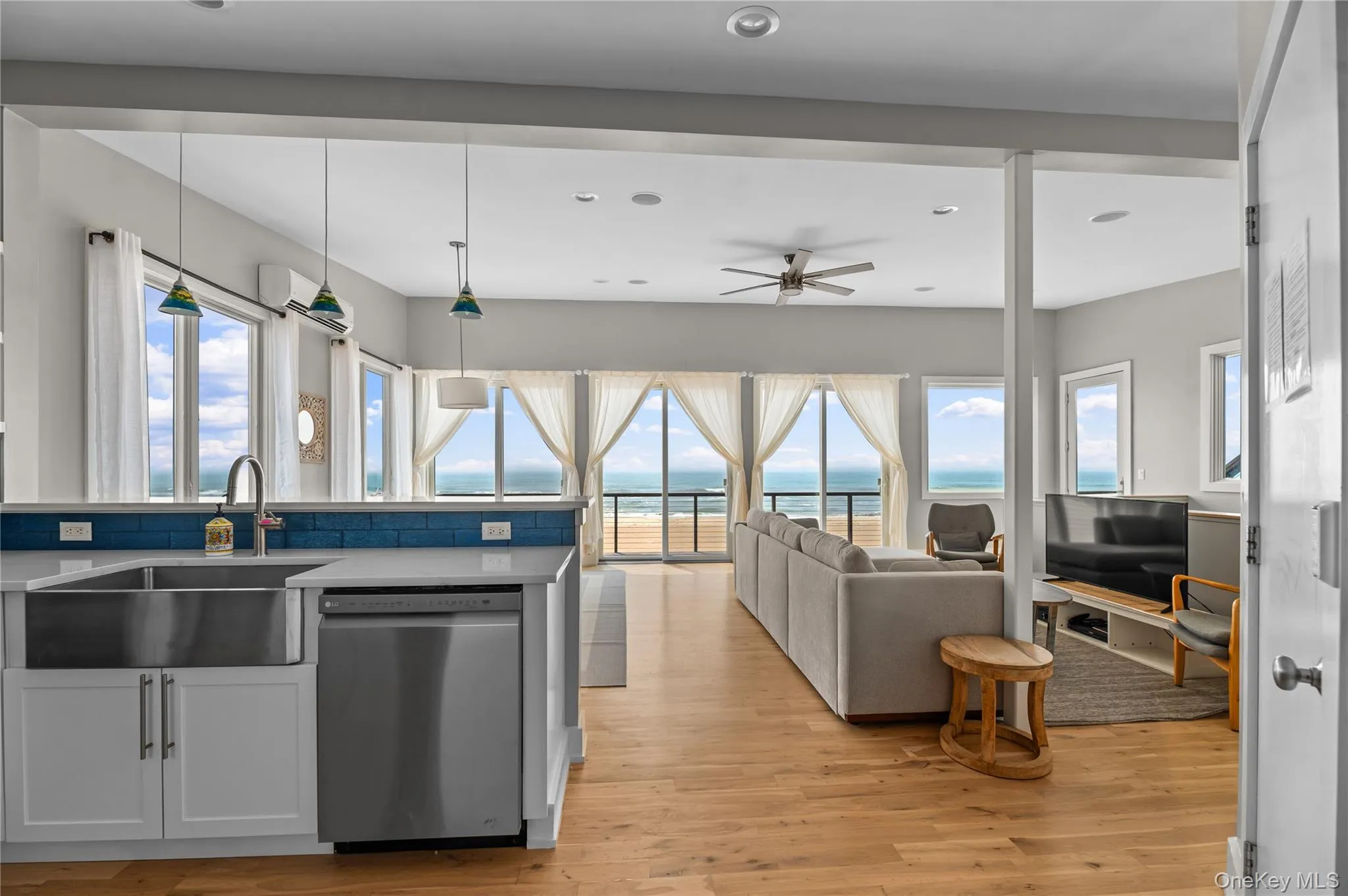 37 Traffic Avenue, Brookhaven, NY, 5 Bedrooms Bedrooms, 13 Rooms Rooms,2 BathroomsBathrooms,Residential,For Rent,Traffic,0,977357 37 Traffic Avenue, Brookhaven, NY, 5 Bedrooms Bedrooms, 13 Rooms Rooms,2 BathroomsBathrooms,Residential,For Rent,Traffic,0,977357