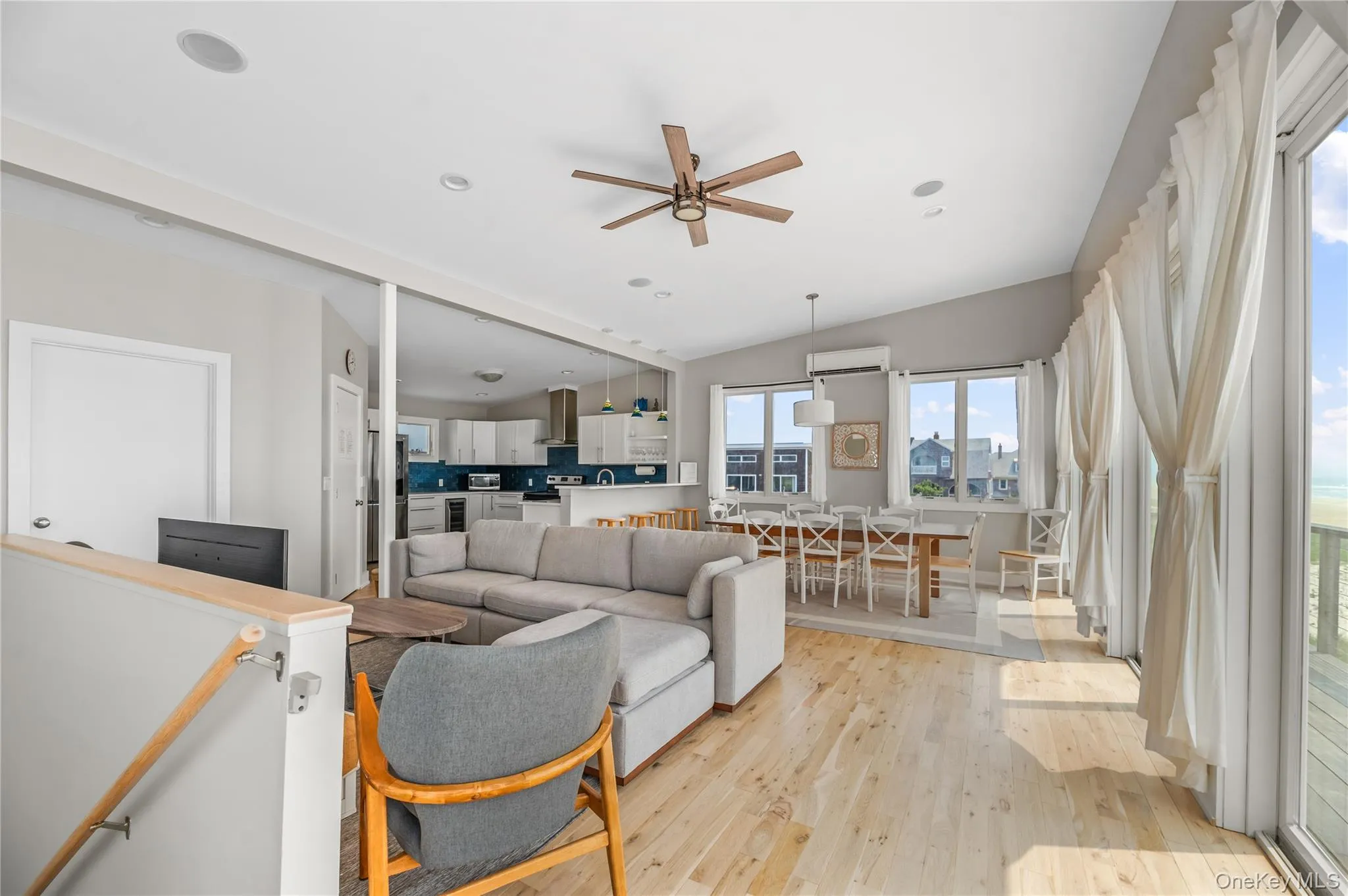 37 Traffic Avenue, Brookhaven, NY, 5 Bedrooms Bedrooms, 13 Rooms Rooms,2 BathroomsBathrooms,Residential,For Rent,Traffic,0,977357 37 Traffic Avenue, Brookhaven, NY, 5 Bedrooms Bedrooms, 13 Rooms Rooms,2 BathroomsBathrooms,Residential,For Rent,Traffic,0,977357