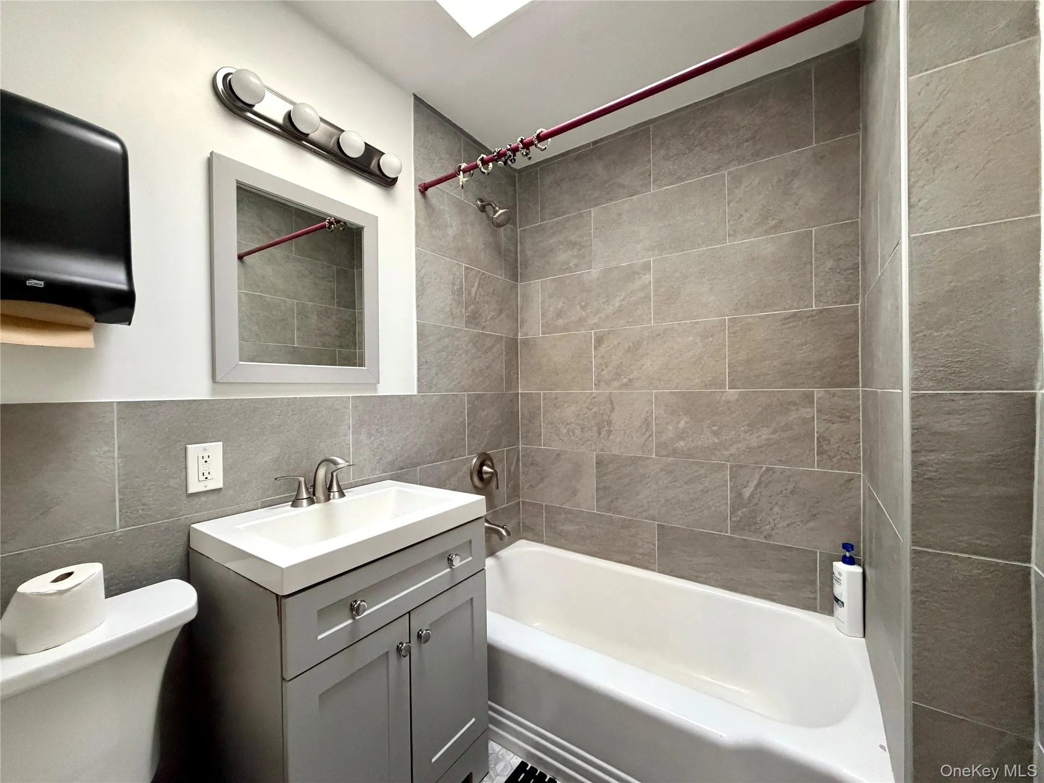 27-30 Francis Lewis Boulevard, New York, NY, 4 Bedrooms Bedrooms, 6 Rooms Rooms,1 BathroomBathrooms,Residential Lease,For Rent,Francis Lewis,0,977370 27-30 Francis Lewis Boulevard, New York, NY, 4 Bedrooms Bedrooms, 6 Rooms Rooms,1 BathroomBathrooms,Residential Lease,For Rent,Francis Lewis,0,977370