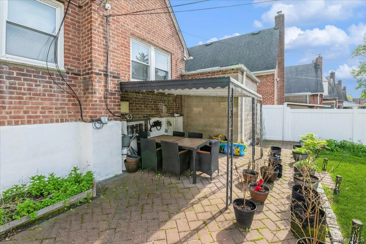 20047 39th Avenue, New York, NY, 4 Bedrooms Bedrooms, 7 Rooms Rooms,2 BathroomsBathrooms,Residential,For Rent,39th,0,977385 20047 39th Avenue, New York, NY, 4 Bedrooms Bedrooms, 7 Rooms Rooms,2 BathroomsBathrooms,Residential,For Rent,39th,0,977385