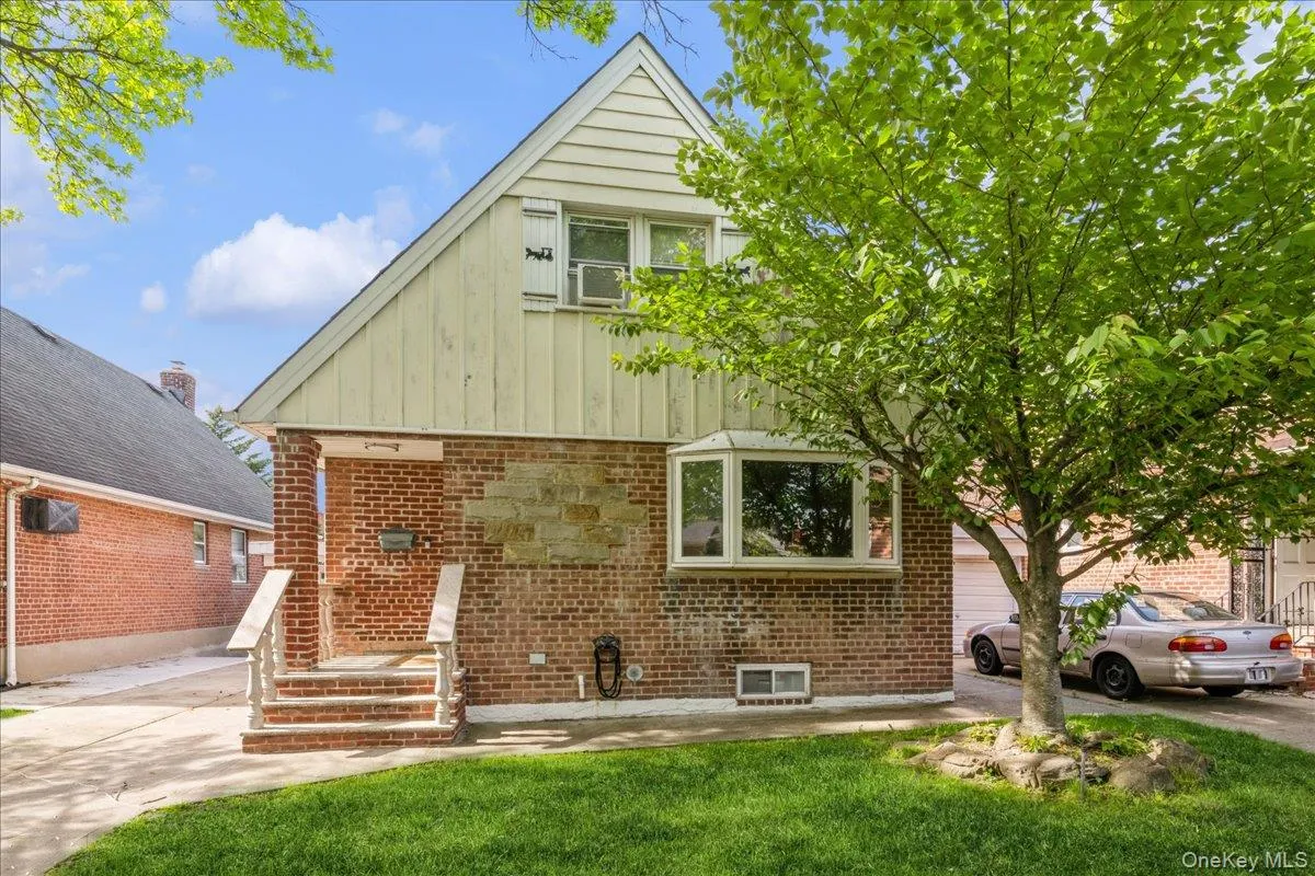 20047 39th Avenue, New York, NY, 4 Bedrooms Bedrooms, 7 Rooms Rooms,2 BathroomsBathrooms,Residential,For Rent,39th,0,977385 20047 39th Avenue, New York, NY, 4 Bedrooms Bedrooms, 7 Rooms Rooms,2 BathroomsBathrooms,Residential,For Rent,39th,0,977385