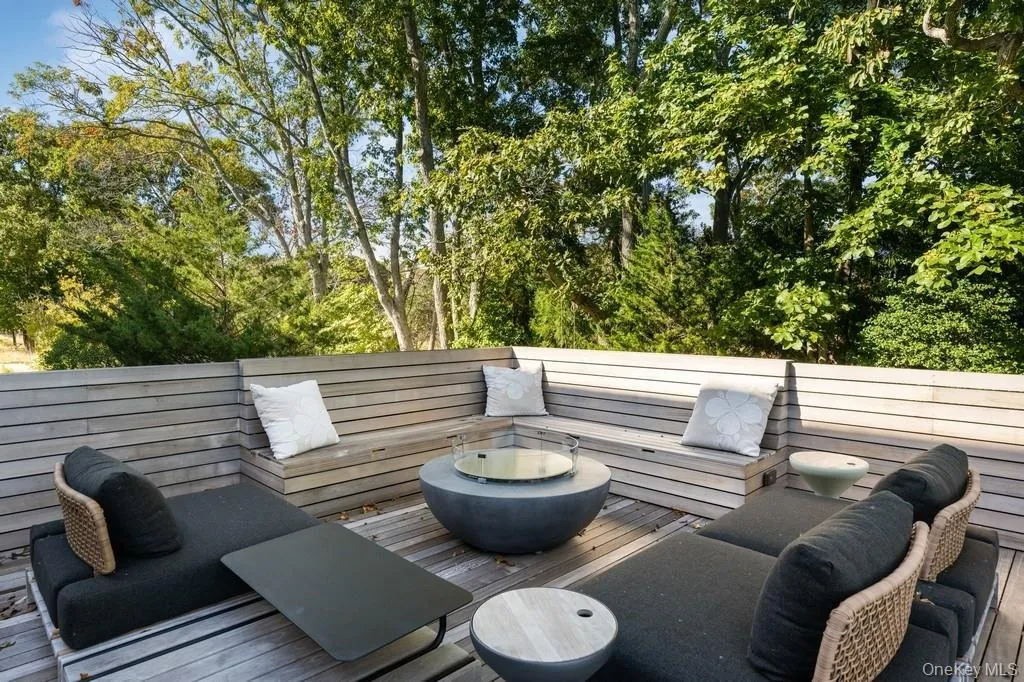 1080 Springs Fireplace Road, East Hampton, NY, 4 Bedrooms Bedrooms, 9 Rooms Rooms,3 BathroomsBathrooms,Residential Lease,For Rent,Springs Fireplace,0,977393 1080 Springs Fireplace Road, East Hampton, NY, 4 Bedrooms Bedrooms, 9 Rooms Rooms,3 BathroomsBathrooms,Residential Lease,For Rent,Springs Fireplace,0,977393