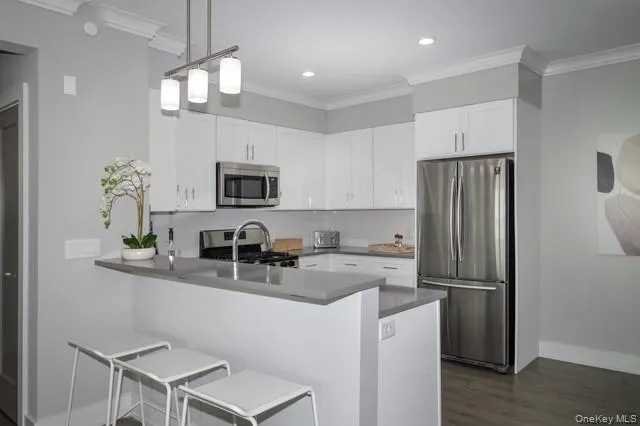 75 Circle Drive, Islip, NY, 1 Bedroom Bedrooms, 4 Rooms Rooms,1 BathroomBathrooms,Residential Lease,For Rent,Circle,0,977404 75 Circle Drive, Islip, NY, 1 Bedroom Bedrooms, 4 Rooms Rooms,1 BathroomBathrooms,Residential Lease,For Rent,Circle,0,977404