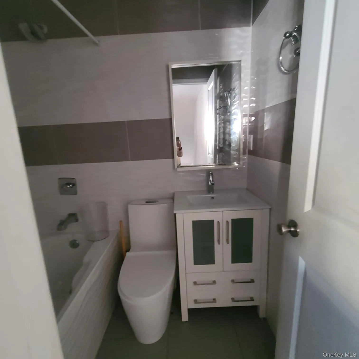 10442 164th Street, New York, NY, 3 Bedrooms Bedrooms, 9 Rooms Rooms,3 BathroomsBathrooms,Residential Lease,For Rent,164th,0,977414 10442 164th Street, New York, NY, 3 Bedrooms Bedrooms, 9 Rooms Rooms,3 BathroomsBathrooms,Residential Lease,For Rent,164th,0,977414