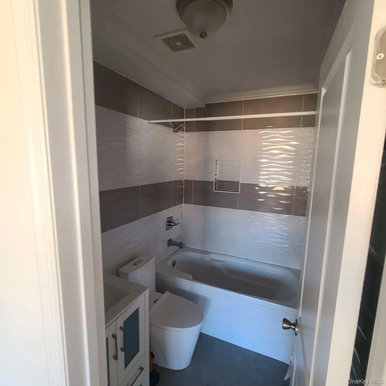 10442 164th Street, New York, NY, 3 Bedrooms Bedrooms, 9 Rooms Rooms,3 BathroomsBathrooms,Residential Lease,For Rent,164th,0,977414 10442 164th Street, New York, NY, 3 Bedrooms Bedrooms, 9 Rooms Rooms,3 BathroomsBathrooms,Residential Lease,For Rent,164th,0,977414