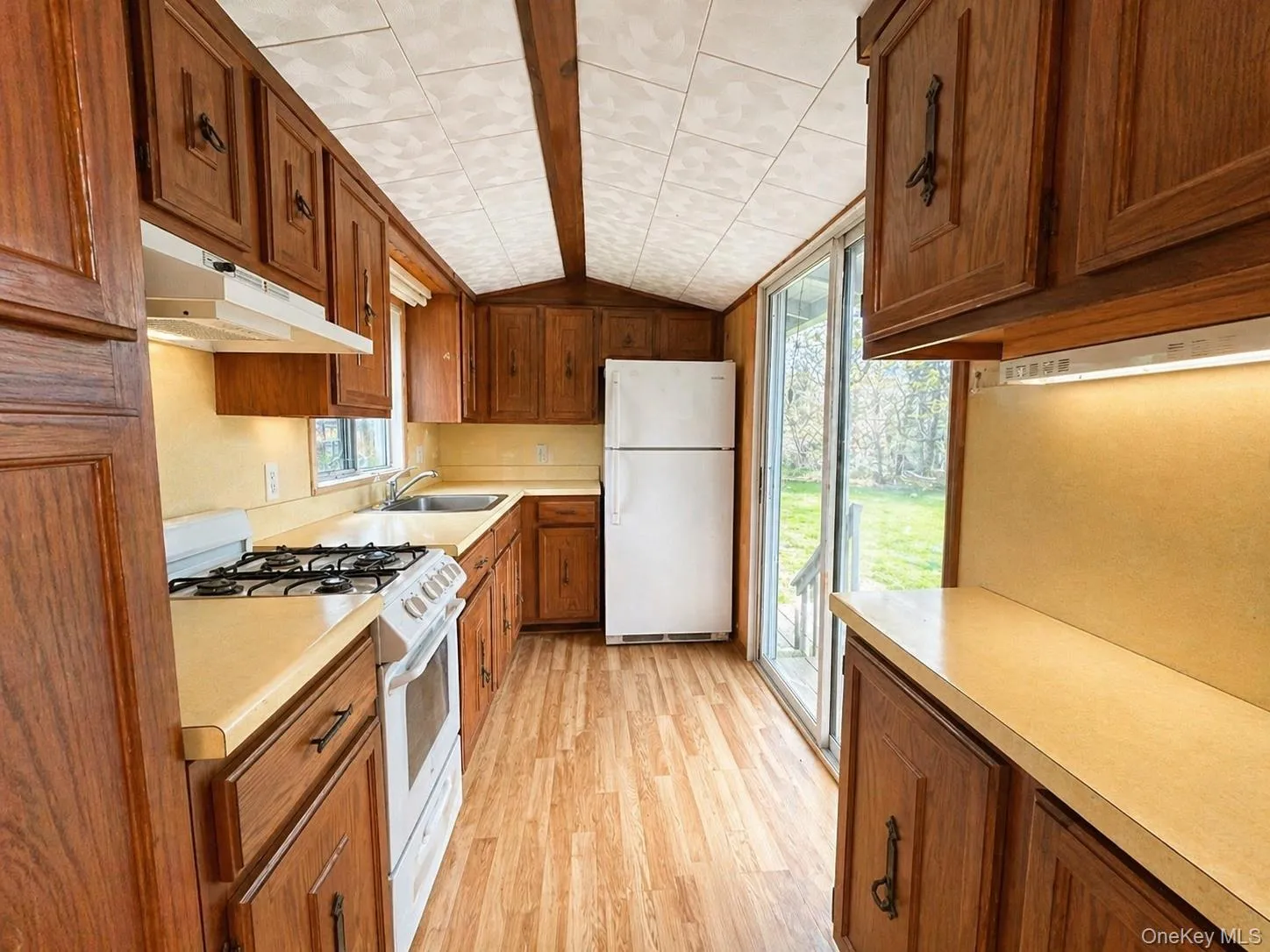 10 Circle Place, Bethel, NY, 3 Bedrooms Bedrooms, 6 Rooms Rooms,2 BathroomsBathrooms,Residential,For Rent,Circle,0,977431 10 Circle Place, Bethel, NY, 3 Bedrooms Bedrooms, 6 Rooms Rooms,2 BathroomsBathrooms,Residential,For Rent,Circle,0,977431
