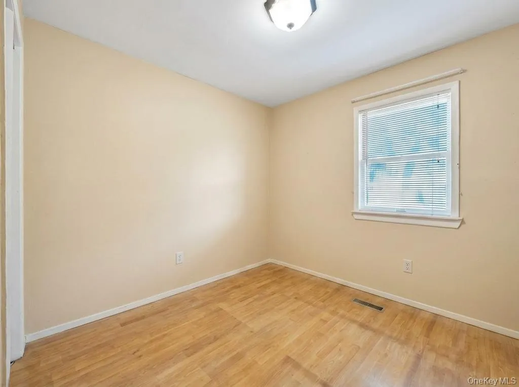 1840 Maurice Avenue, Hempstead, NY, 5 Bedrooms Bedrooms, 10 Rooms Rooms,2 BathroomsBathrooms,Residential,For Rent,Maurice,0,977434 1840 Maurice Avenue, Hempstead, NY, 5 Bedrooms Bedrooms, 10 Rooms Rooms,2 BathroomsBathrooms,Residential,For Rent,Maurice,0,977434