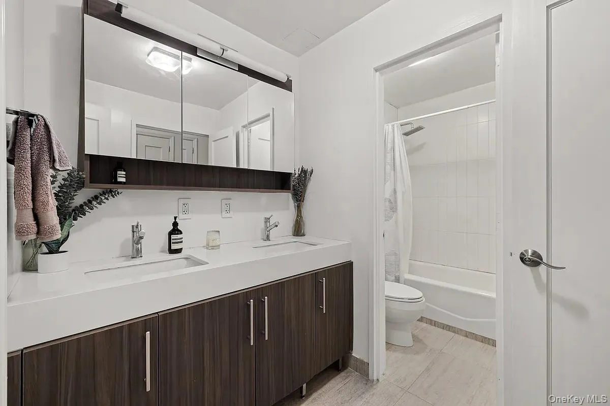 310 46th Street, New York, NY, 1 Bedroom Bedrooms, 3 Rooms Rooms,1 BathroomBathrooms,Residential,For Rent,46th,0,977459 310 46th Street, New York, NY, 1 Bedroom Bedrooms, 3 Rooms Rooms,1 BathroomBathrooms,Residential,For Rent,46th,0,977459