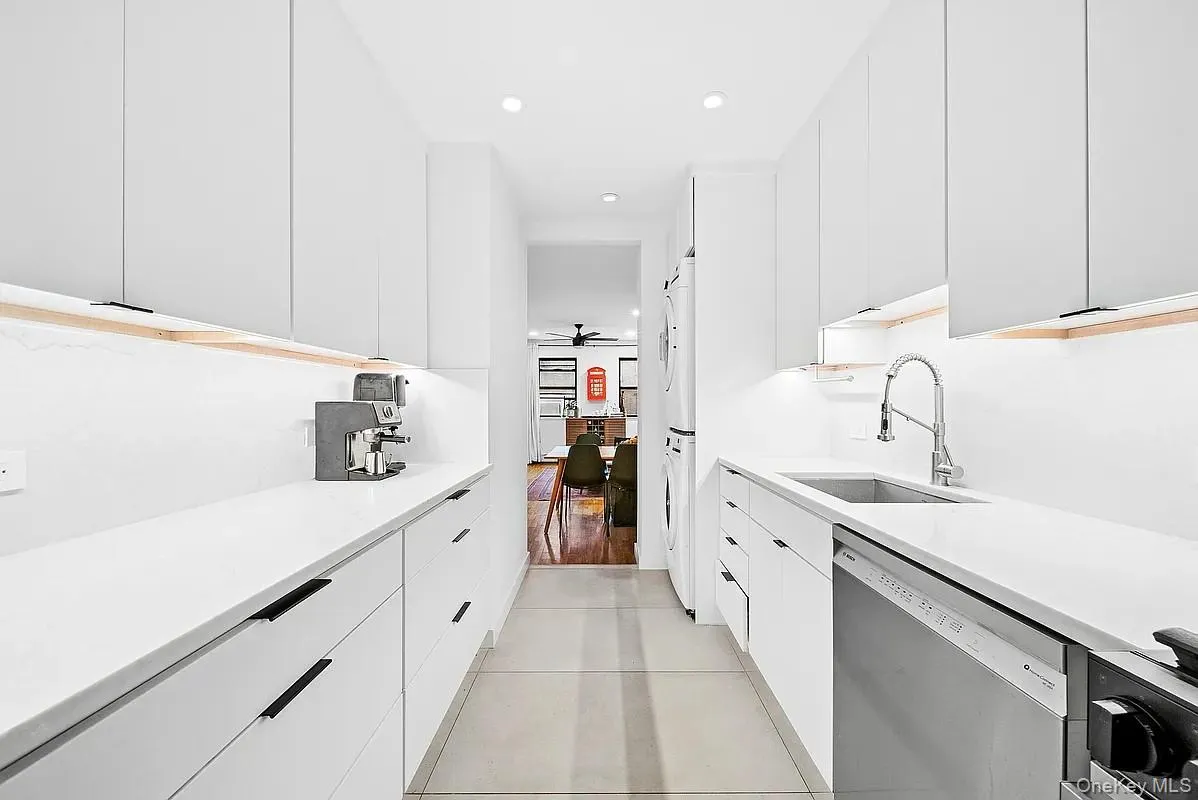 319 105th Street, New York, NY, 2 Bedrooms Bedrooms, 5 Rooms Rooms,1 BathroomBathrooms,Residential,For Rent,105th,0,977466 319 105th Street, New York, NY, 2 Bedrooms Bedrooms, 5 Rooms Rooms,1 BathroomBathrooms,Residential,For Rent,105th,0,977466