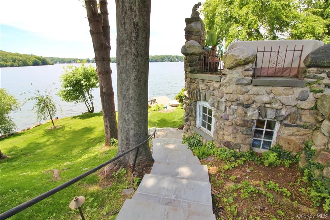 598 Lake Boulevard, Carmel, NY, 3 Bedrooms Bedrooms, 5 Rooms Rooms,1 BathroomBathrooms,Residential Lease,For Rent,Lake,0,977468 598 Lake Boulevard, Carmel, NY, 3 Bedrooms Bedrooms, 5 Rooms Rooms,1 BathroomBathrooms,Residential Lease,For Rent,Lake,0,977468