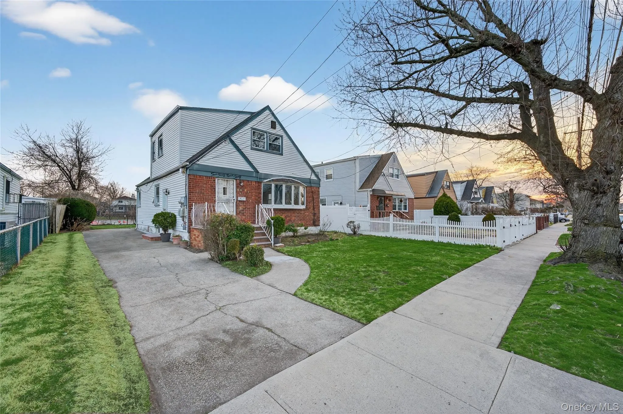 24930 147th Road, New York, NY, 3 Bedrooms Bedrooms, 11 Rooms Rooms,3 BathroomsBathrooms,Residential,For Rent,147th,0,977475 24930 147th Road, New York, NY, 3 Bedrooms Bedrooms, 11 Rooms Rooms,3 BathroomsBathrooms,Residential,For Rent,147th,0,977475