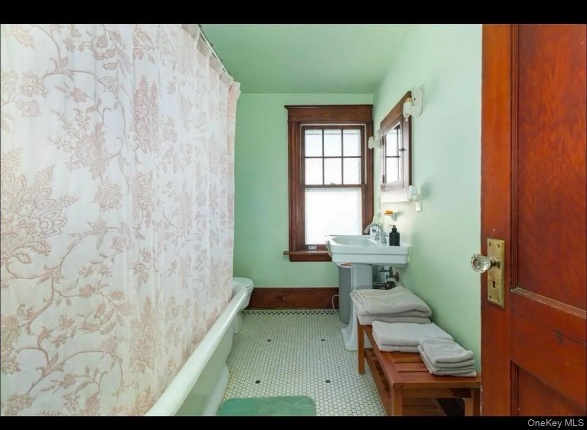 Upstairs Bath Upstairs Bath