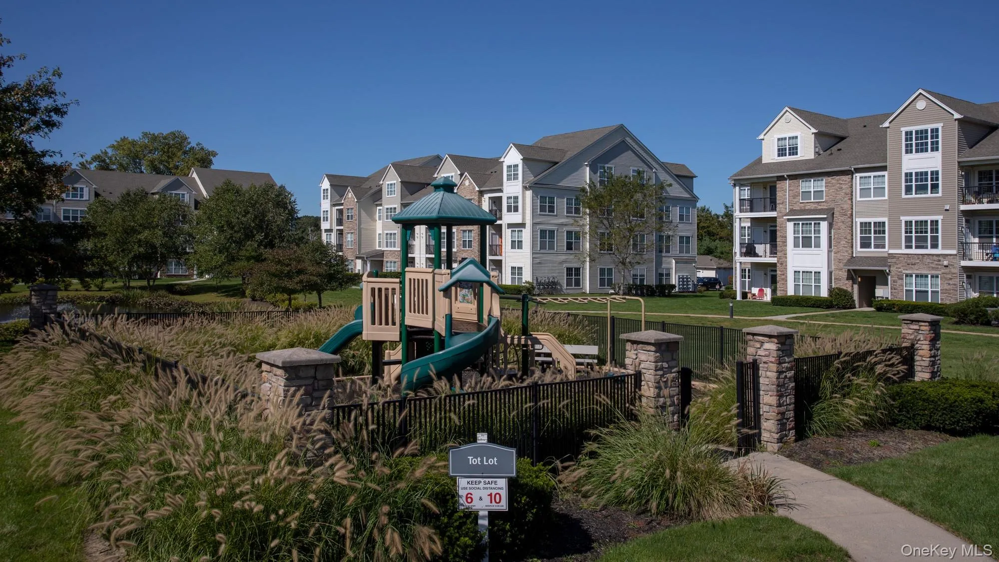 1 Charles Pond Drive, Brookhaven, NY, 2 Bedrooms Bedrooms, 5 Rooms Rooms,2 BathroomsBathrooms,Residential Lease,For Rent,Charles Pond,0,977486 1 Charles Pond Drive, Brookhaven, NY, 2 Bedrooms Bedrooms, 5 Rooms Rooms,2 BathroomsBathrooms,Residential Lease,For Rent,Charles Pond,0,977486