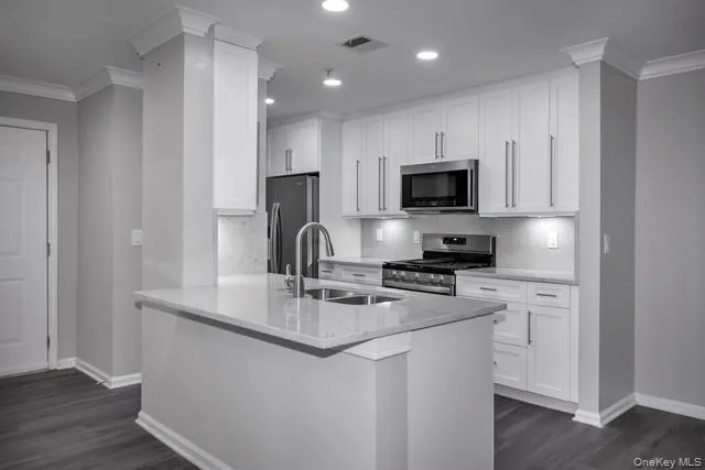 1 Charles Pond Drive, Brookhaven, NY, 2 Bedrooms Bedrooms, 5 Rooms Rooms,2 BathroomsBathrooms,Residential Lease,For Rent,Charles Pond,0,977486 1 Charles Pond Drive, Brookhaven, NY, 2 Bedrooms Bedrooms, 5 Rooms Rooms,2 BathroomsBathrooms,Residential Lease,For Rent,Charles Pond,0,977486