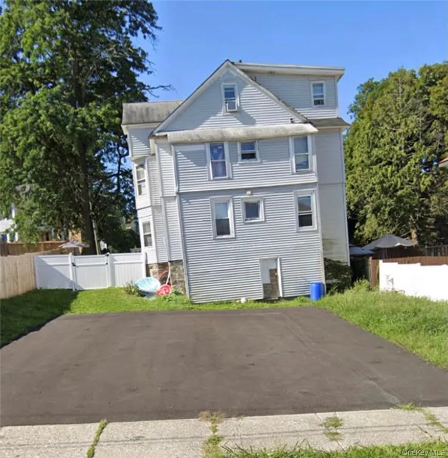 1 Dewitt Street, Middletown, NY, 3 Bedrooms Bedrooms, 6 Rooms Rooms,1 BathroomBathrooms,Residential Lease,For Rent,Dewitt,0,977506 1 Dewitt Street, Middletown, NY, 3 Bedrooms Bedrooms, 6 Rooms Rooms,1 BathroomBathrooms,Residential Lease,For Rent,Dewitt,0,977506