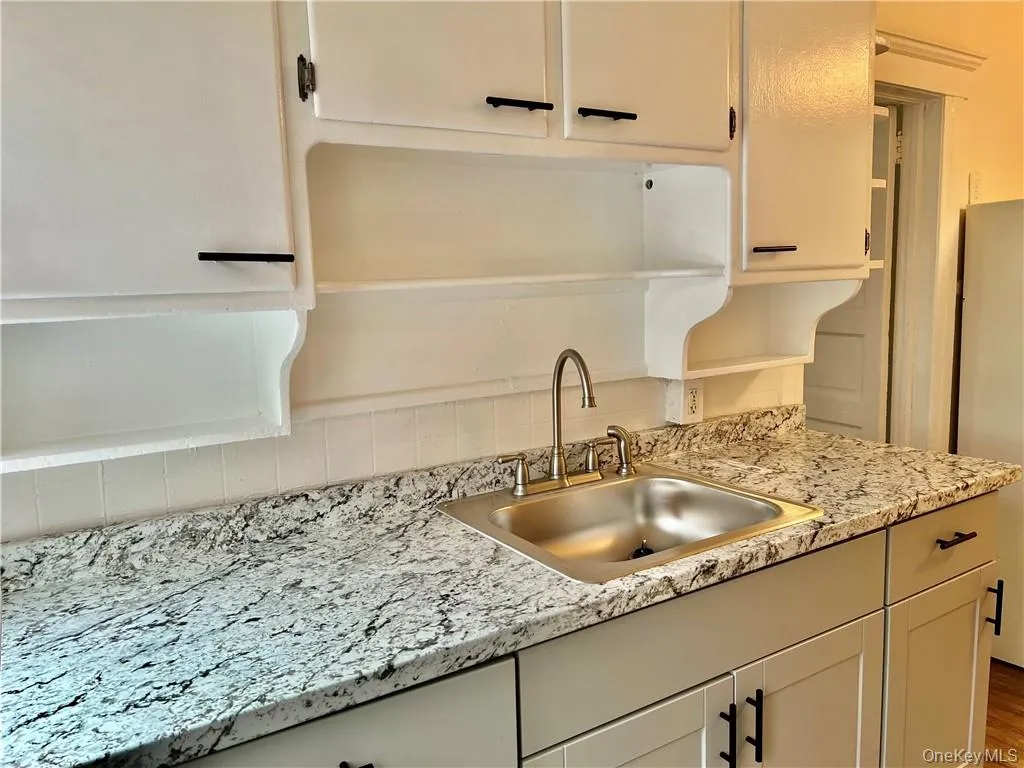 1 Dewitt Street, Middletown, NY, 3 Bedrooms Bedrooms, 6 Rooms Rooms,1 BathroomBathrooms,Residential Lease,For Rent,Dewitt,0,977506 1 Dewitt Street, Middletown, NY, 3 Bedrooms Bedrooms, 6 Rooms Rooms,1 BathroomBathrooms,Residential Lease,For Rent,Dewitt,0,977506