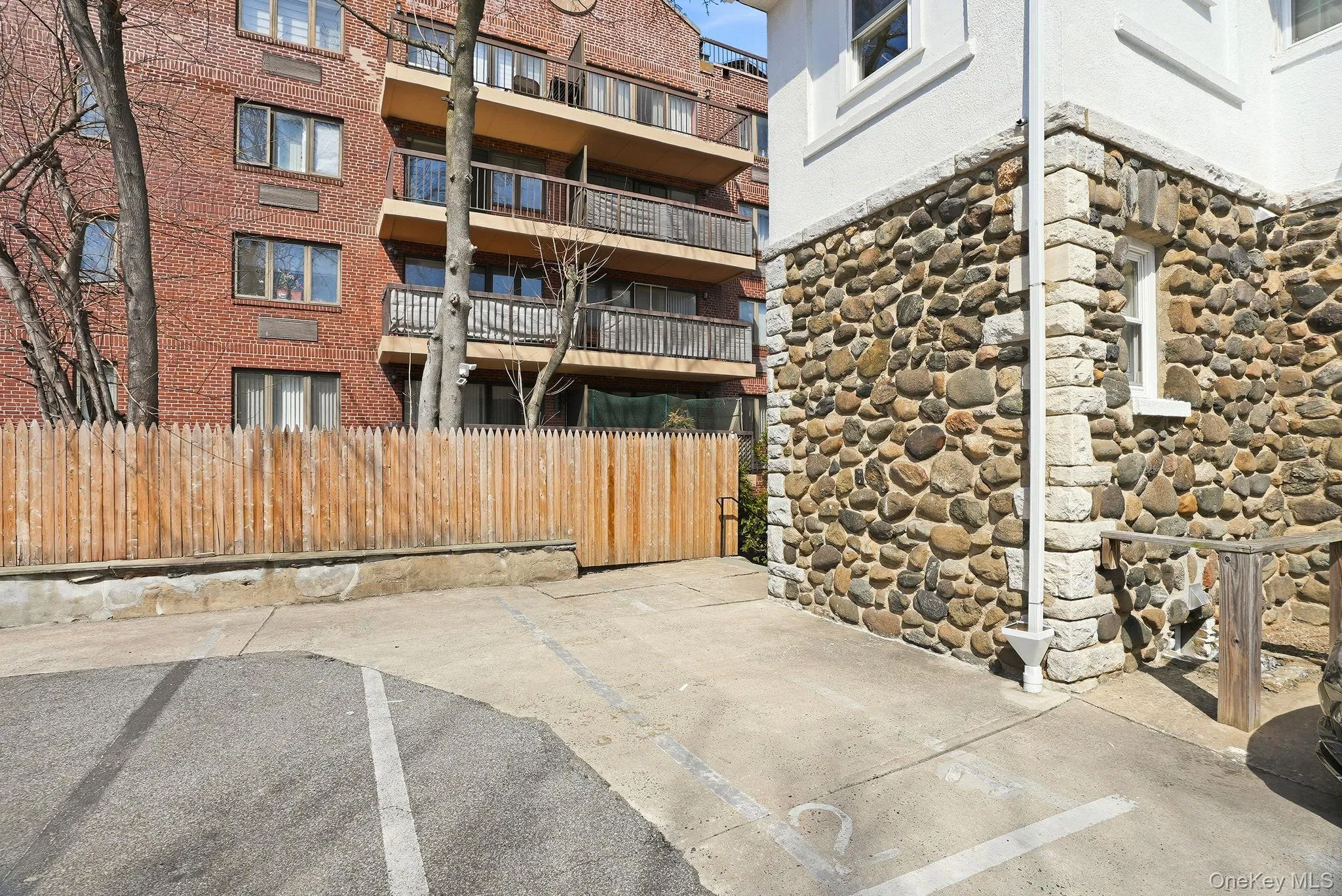 Spacious parking Spacious parking