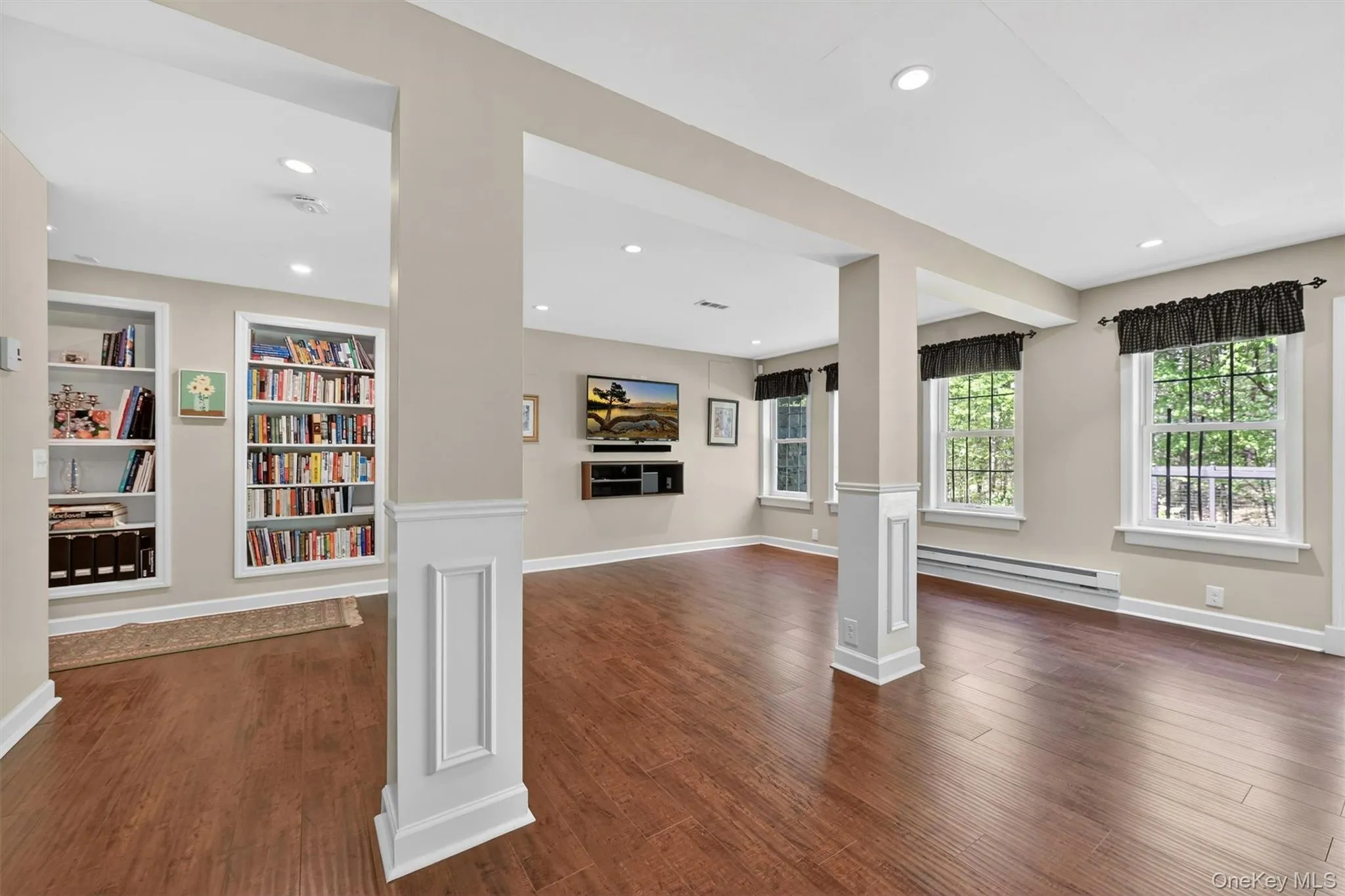Built in bookshelves Built in bookshelves