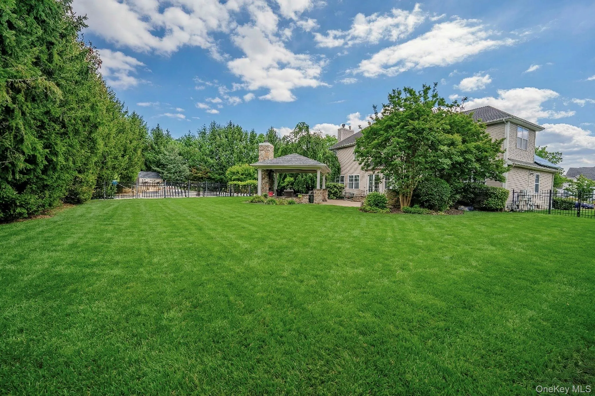 1 Holly Court, Brookhaven, NY, 5 Bedrooms Bedrooms, 8 Rooms Rooms,3 BathroomsBathrooms,Residential,For Rent,Holly,0,977571 1 Holly Court, Brookhaven, NY, 5 Bedrooms Bedrooms, 8 Rooms Rooms,3 BathroomsBathrooms,Residential,For Rent,Holly,0,977571