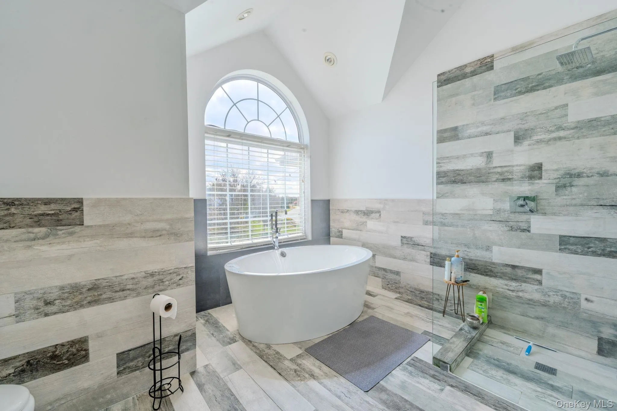 1 Holly Court, Brookhaven, NY, 5 Bedrooms Bedrooms, 8 Rooms Rooms,3 BathroomsBathrooms,Residential,For Rent,Holly,0,977571 1 Holly Court, Brookhaven, NY, 5 Bedrooms Bedrooms, 8 Rooms Rooms,3 BathroomsBathrooms,Residential,For Rent,Holly,0,977571
