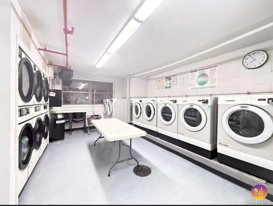 11817 Union Turnpike, New York, NY, 3 Rooms Rooms,1 BathroomBathrooms,Residential,For Rent,Union,0,977596 11817 Union Turnpike, New York, NY, 3 Rooms Rooms,1 BathroomBathrooms,Residential,For Rent,Union,0,977596