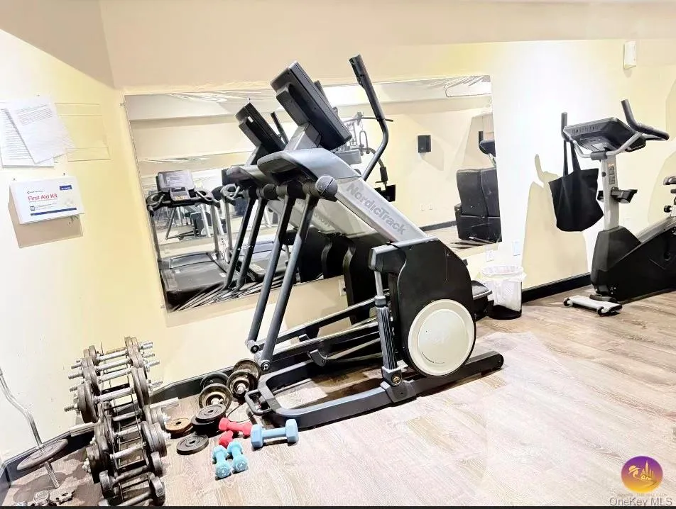 11817 Union Turnpike, New York, NY, 3 Rooms Rooms,1 BathroomBathrooms,Residential,For Rent,Union,0,977596 11817 Union Turnpike, New York, NY, 3 Rooms Rooms,1 BathroomBathrooms,Residential,For Rent,Union,0,977596