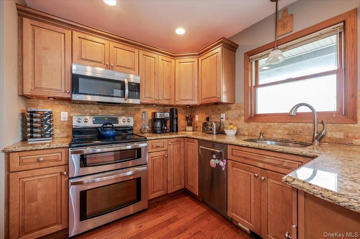 5 Stonecutter Road, Hempstead, NY, 2 Bedrooms Bedrooms, 6 Rooms Rooms,1 BathroomBathrooms,Residential Lease,For Rent,Stonecutter,0,977600 5 Stonecutter Road, Hempstead, NY, 2 Bedrooms Bedrooms, 6 Rooms Rooms,1 BathroomBathrooms,Residential Lease,For Rent,Stonecutter,0,977600