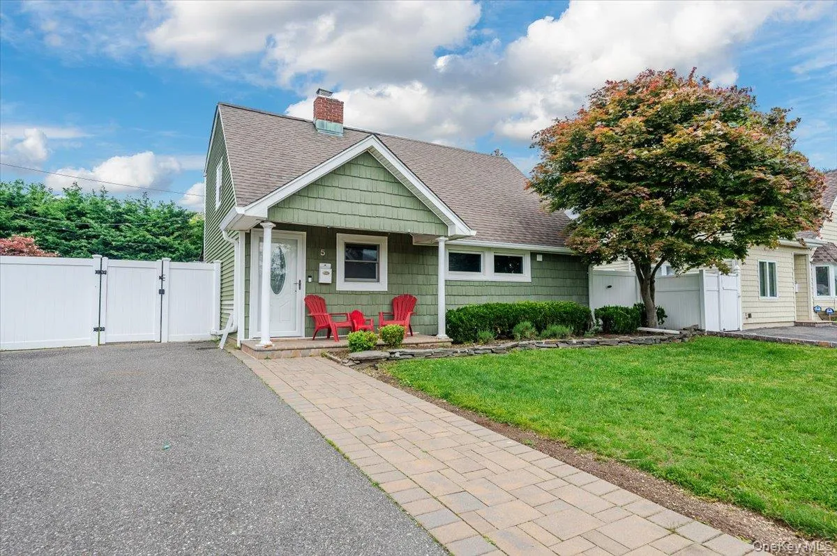 5 Stonecutter Road, Hempstead, NY, 2 Bedrooms Bedrooms, 6 Rooms Rooms,1 BathroomBathrooms,Residential Lease,For Rent,Stonecutter,0,977600 5 Stonecutter Road, Hempstead, NY, 2 Bedrooms Bedrooms, 6 Rooms Rooms,1 BathroomBathrooms,Residential Lease,For Rent,Stonecutter,0,977600