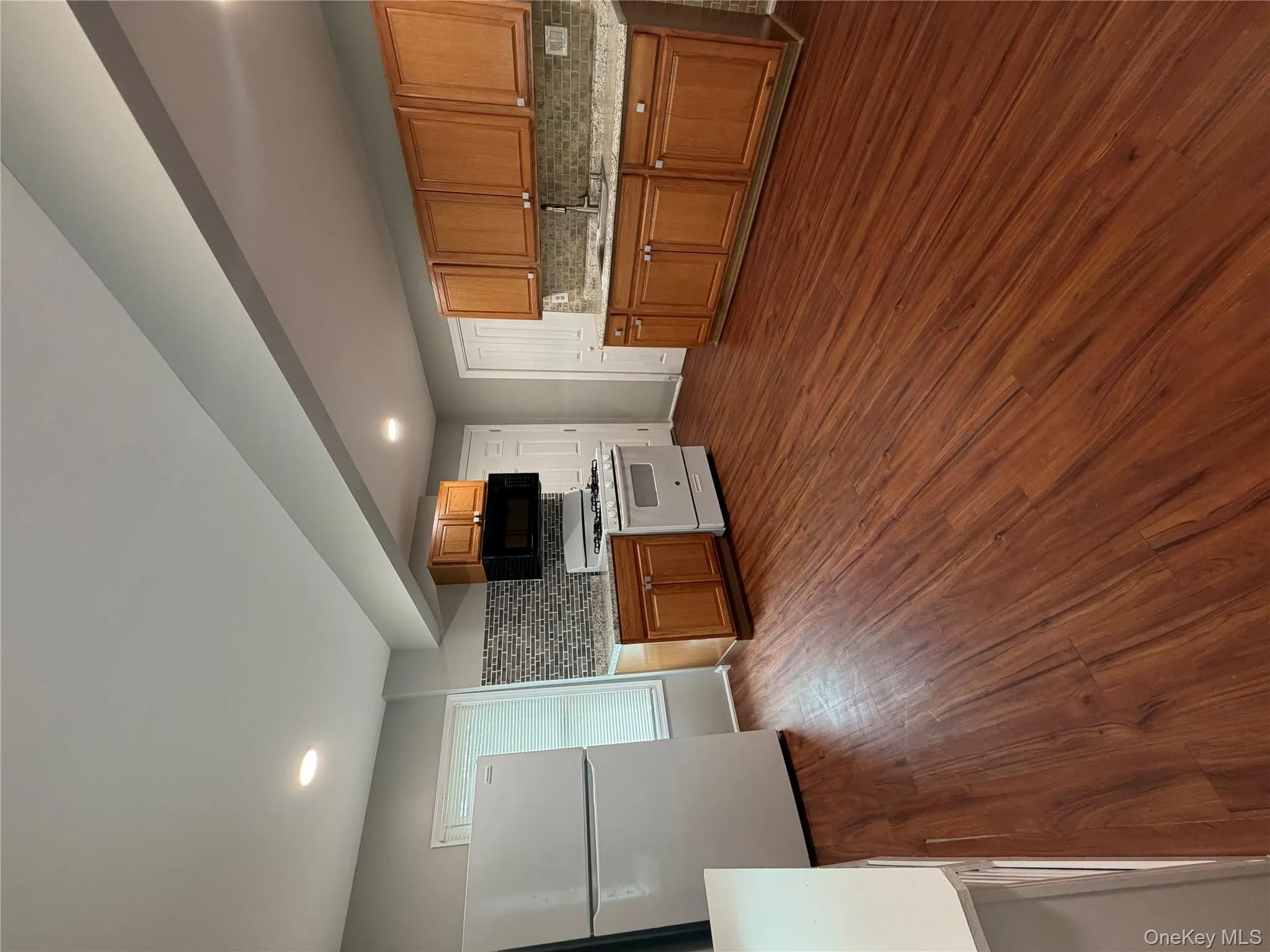 49 Railroad Avenue, Babylon, NY, 1 Bedroom Bedrooms, 4 Rooms Rooms,1 BathroomBathrooms,Residential Lease,For Rent,Railroad,0,977614 49 Railroad Avenue, Babylon, NY, 1 Bedroom Bedrooms, 4 Rooms Rooms,1 BathroomBathrooms,Residential Lease,For Rent,Railroad,0,977614