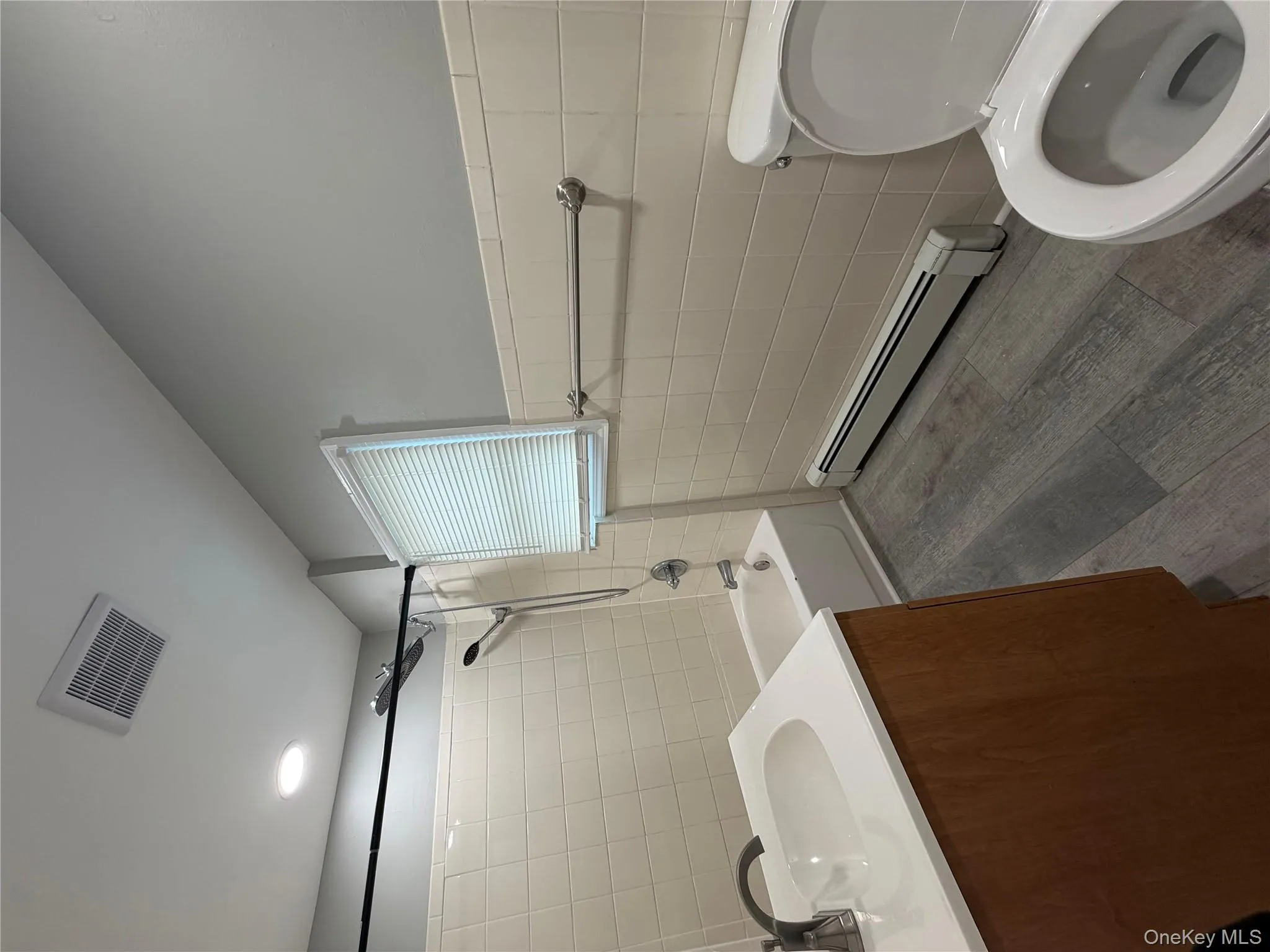 49 Railroad Avenue, Babylon, NY, 1 Bedroom Bedrooms, 4 Rooms Rooms,1 BathroomBathrooms,Residential Lease,For Rent,Railroad,0,977614 49 Railroad Avenue, Babylon, NY, 1 Bedroom Bedrooms, 4 Rooms Rooms,1 BathroomBathrooms,Residential Lease,For Rent,Railroad,0,977614