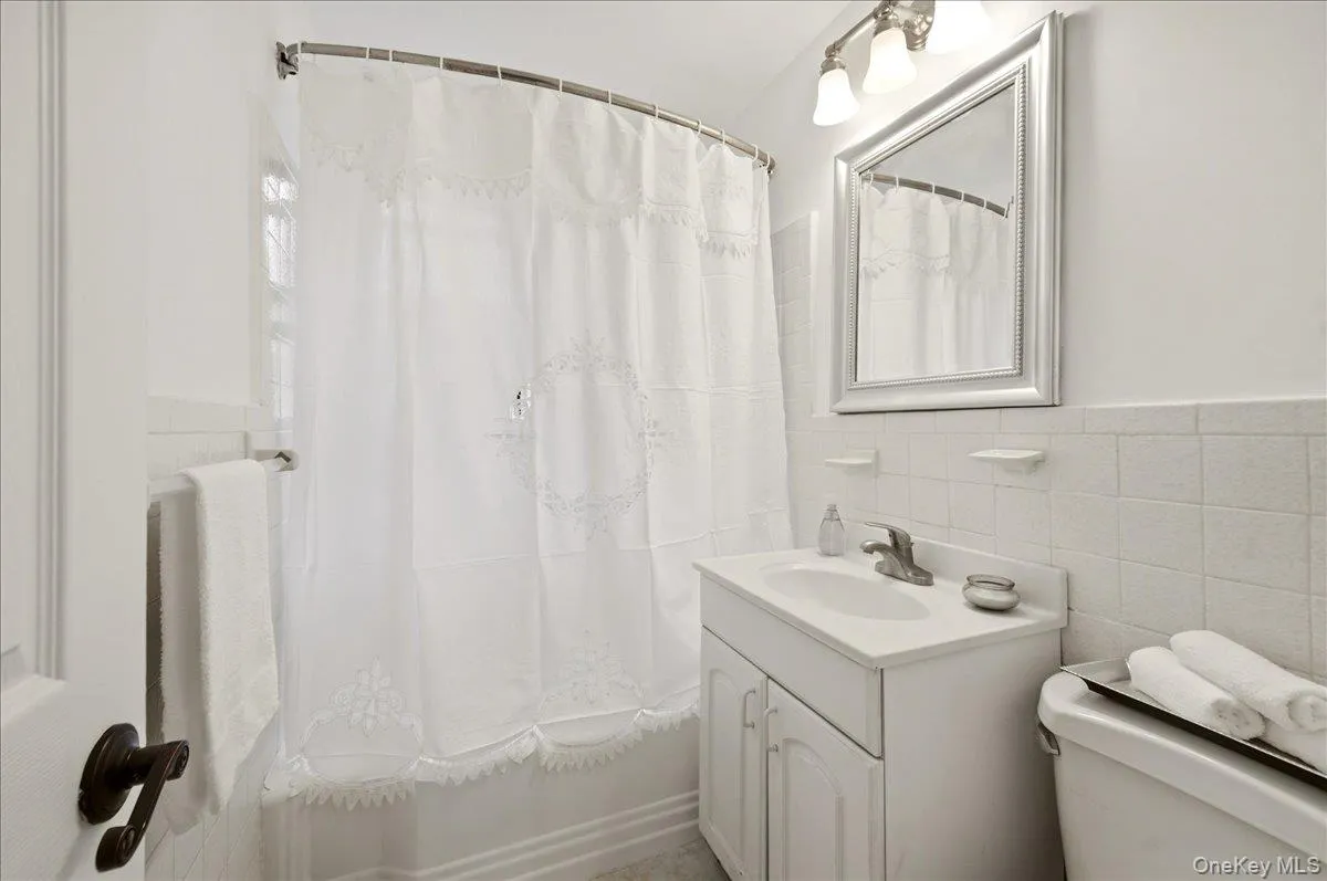 126 Underhill Avenue, Harrison, NY, 1 Bedroom Bedrooms, 3 Rooms Rooms,1 BathroomBathrooms,Residential,For Rent,Underhill,0,977620 126 Underhill Avenue, Harrison, NY, 1 Bedroom Bedrooms, 3 Rooms Rooms,1 BathroomBathrooms,Residential,For Rent,Underhill,0,977620