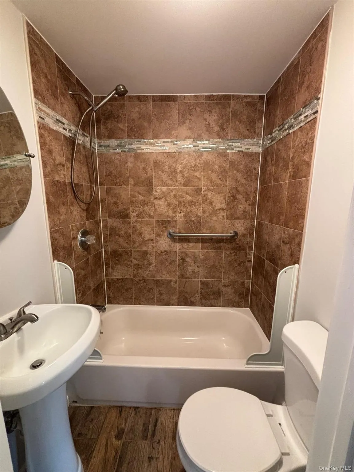 101 Miramar Avenue, Brookhaven, NY, 1 Bedroom Bedrooms, 4 Rooms Rooms,1 BathroomBathrooms,Residential Lease,For Rent,Miramar,0,977622 101 Miramar Avenue, Brookhaven, NY, 1 Bedroom Bedrooms, 4 Rooms Rooms,1 BathroomBathrooms,Residential Lease,For Rent,Miramar,0,977622