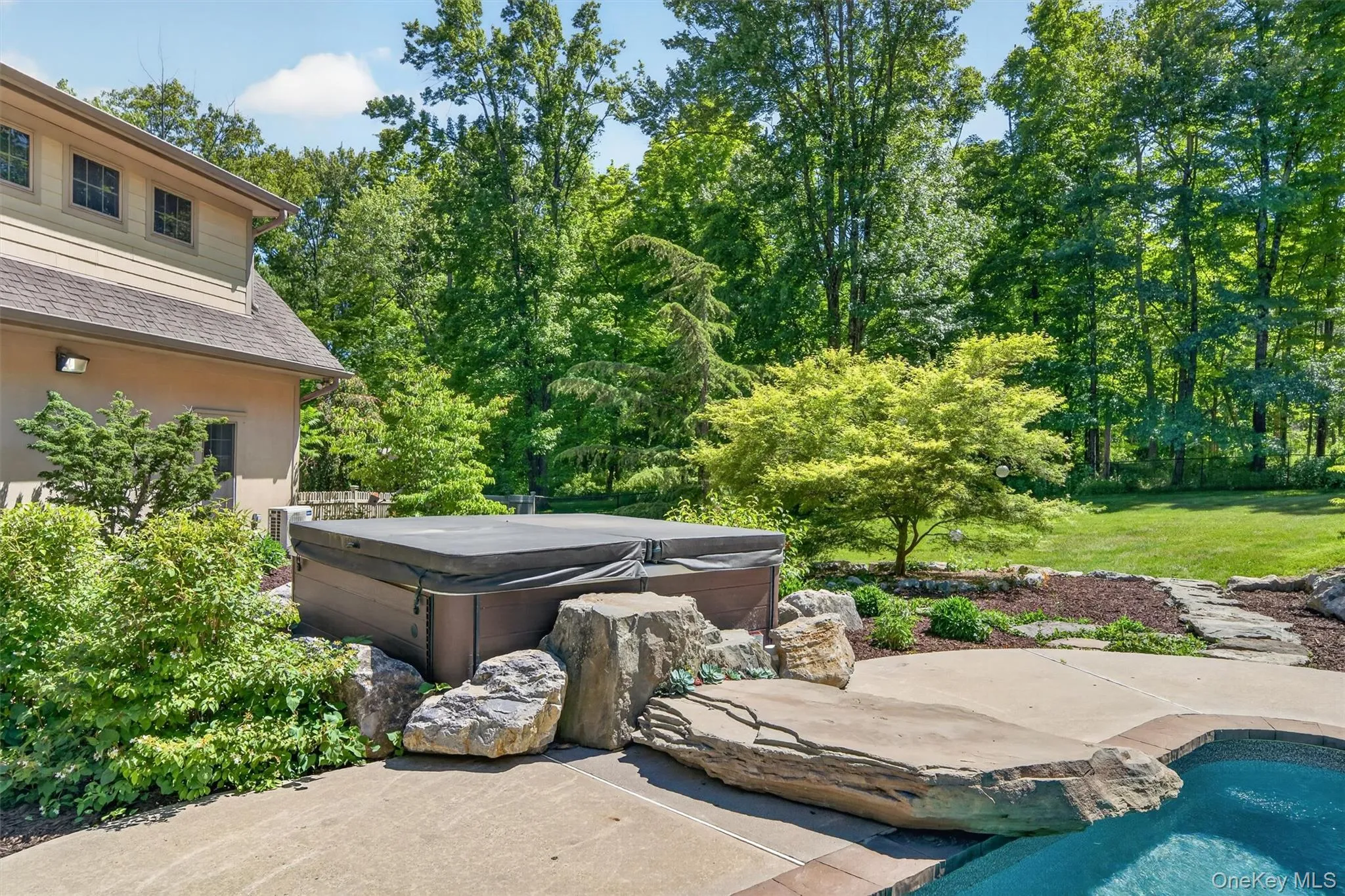 Hot Tub for the cool nights Hot Tub for the cool nights