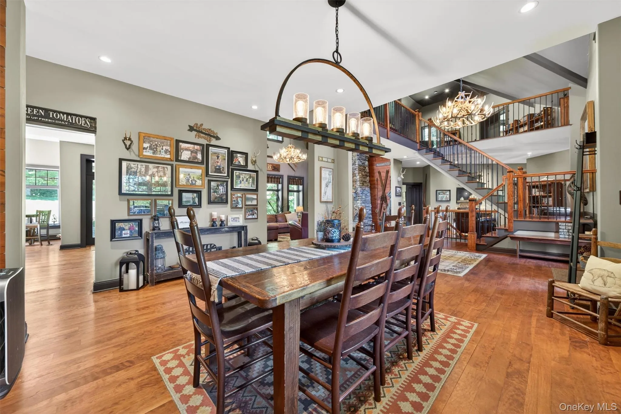 Formal Dining room yet open space. Easy entertaining Formal Dining room yet open space. Easy entertaining
