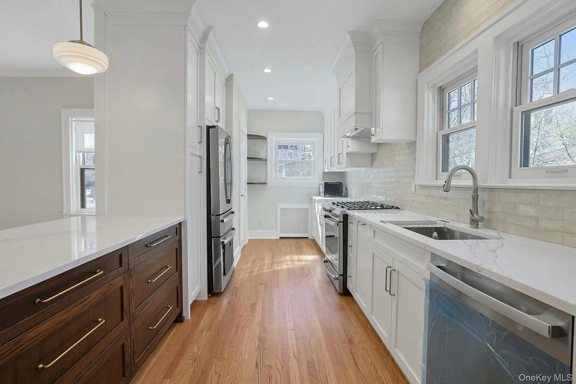 10 Robins Road, New Rochelle, NY, 3 Bedrooms Bedrooms, 8 Rooms Rooms,1 BathroomBathrooms,Residential Lease,For Rent,Robins,0,977659 10 Robins Road, New Rochelle, NY, 3 Bedrooms Bedrooms, 8 Rooms Rooms,1 BathroomBathrooms,Residential Lease,For Rent,Robins,0,977659