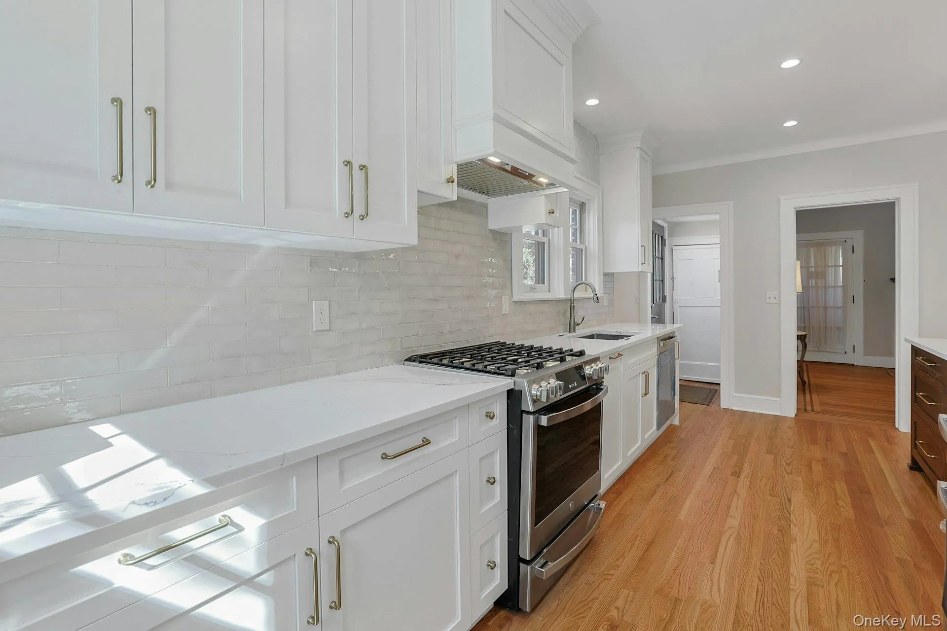 10 Robins Road, New Rochelle, NY, 3 Bedrooms Bedrooms, 8 Rooms Rooms,1 BathroomBathrooms,Residential Lease,For Rent,Robins,0,977659 10 Robins Road, New Rochelle, NY, 3 Bedrooms Bedrooms, 8 Rooms Rooms,1 BathroomBathrooms,Residential Lease,For Rent,Robins,0,977659