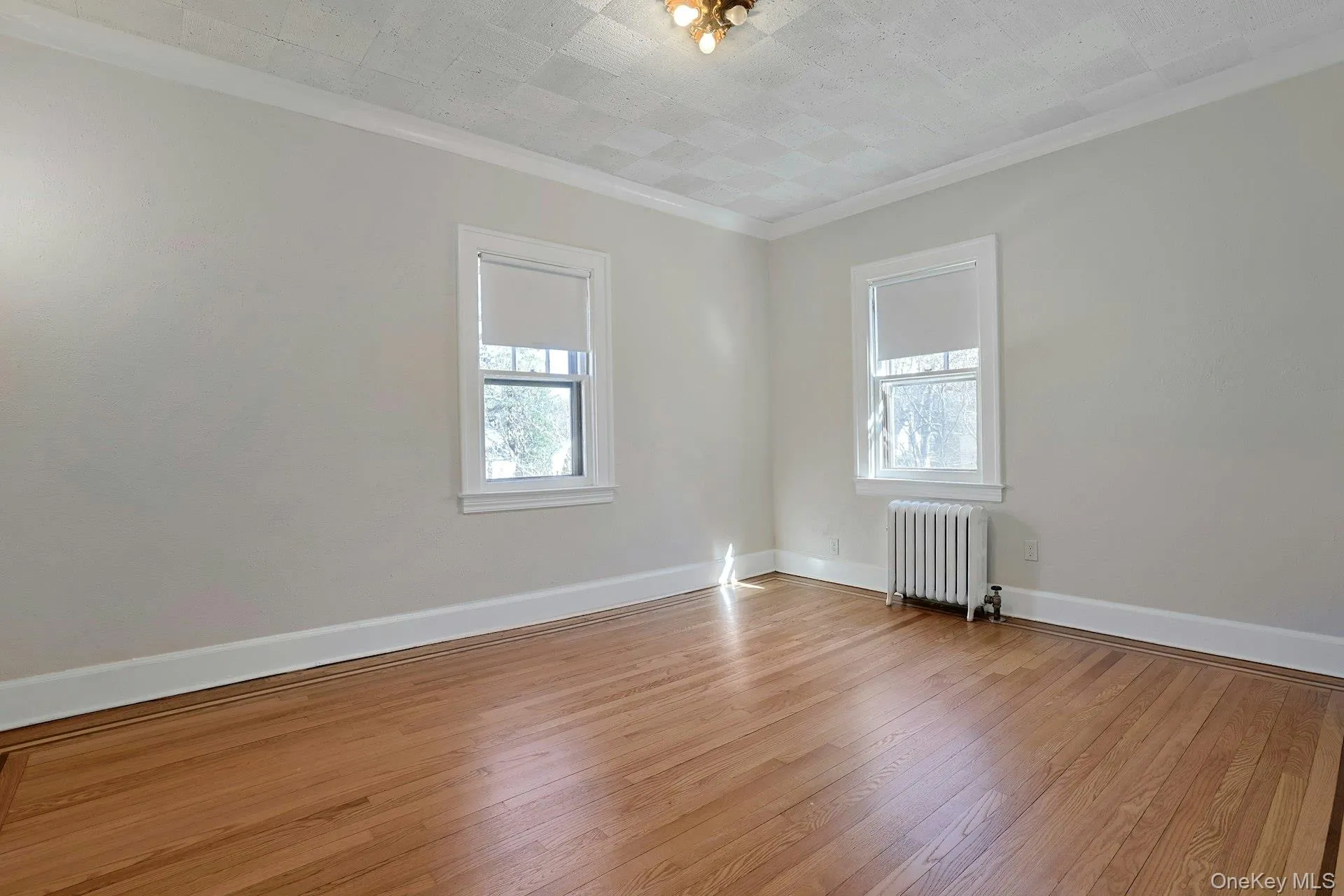 10 Robins Road, New Rochelle, NY, 3 Bedrooms Bedrooms, 8 Rooms Rooms,1 BathroomBathrooms,Residential Lease,For Rent,Robins,0,977659 10 Robins Road, New Rochelle, NY, 3 Bedrooms Bedrooms, 8 Rooms Rooms,1 BathroomBathrooms,Residential Lease,For Rent,Robins,0,977659