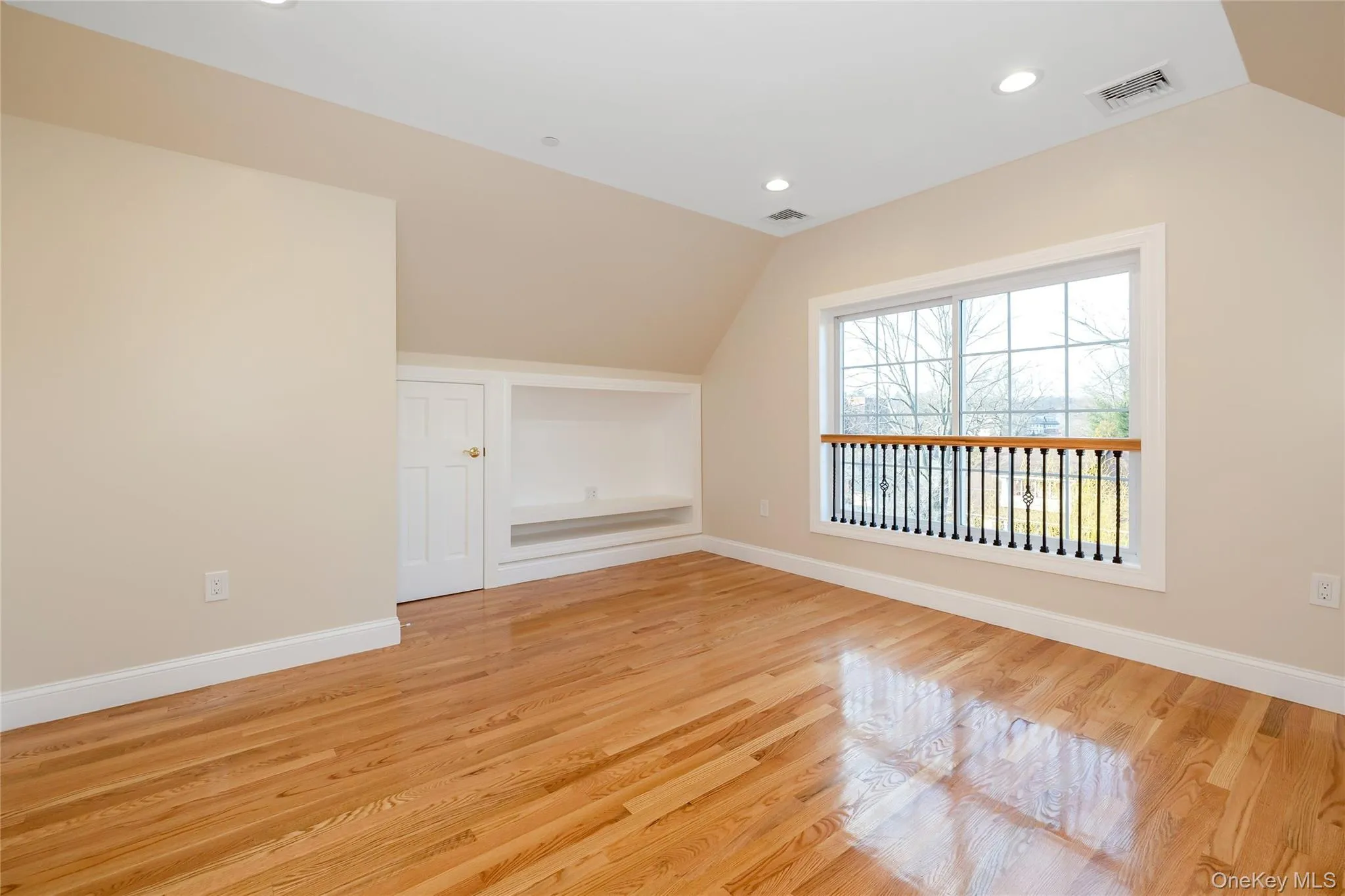 16 Grand Boulevard, Eastchester, NY, 5 Bedrooms Bedrooms, 12 Rooms Rooms,5 BathroomsBathrooms,Residential Lease,For Rent,Grand,0,977662 16 Grand Boulevard, Eastchester, NY, 5 Bedrooms Bedrooms, 12 Rooms Rooms,5 BathroomsBathrooms,Residential Lease,For Rent,Grand,0,977662