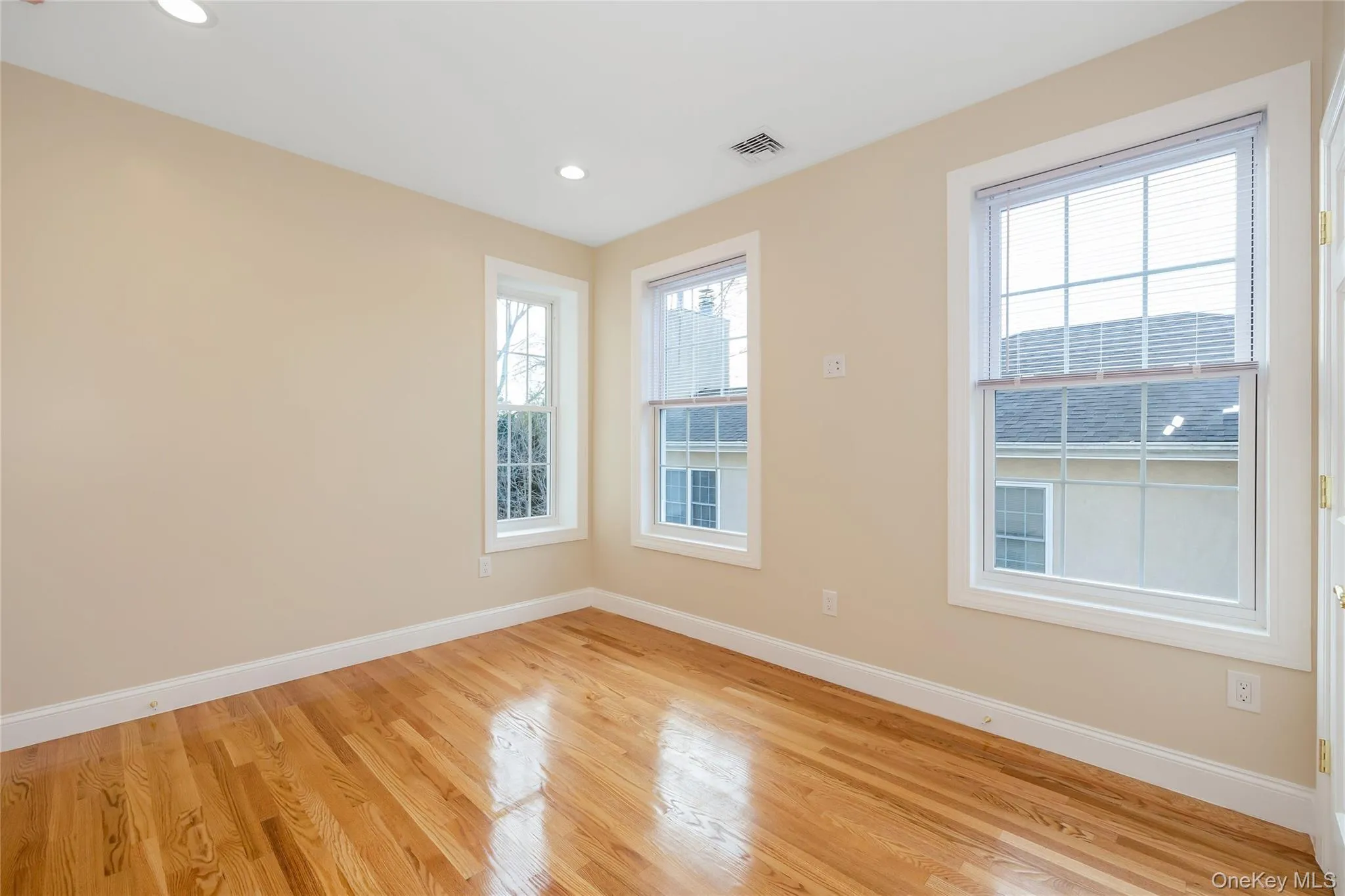 16 Grand Boulevard, Eastchester, NY, 5 Bedrooms Bedrooms, 12 Rooms Rooms,5 BathroomsBathrooms,Residential Lease,For Rent,Grand,0,977662 16 Grand Boulevard, Eastchester, NY, 5 Bedrooms Bedrooms, 12 Rooms Rooms,5 BathroomsBathrooms,Residential Lease,For Rent,Grand,0,977662